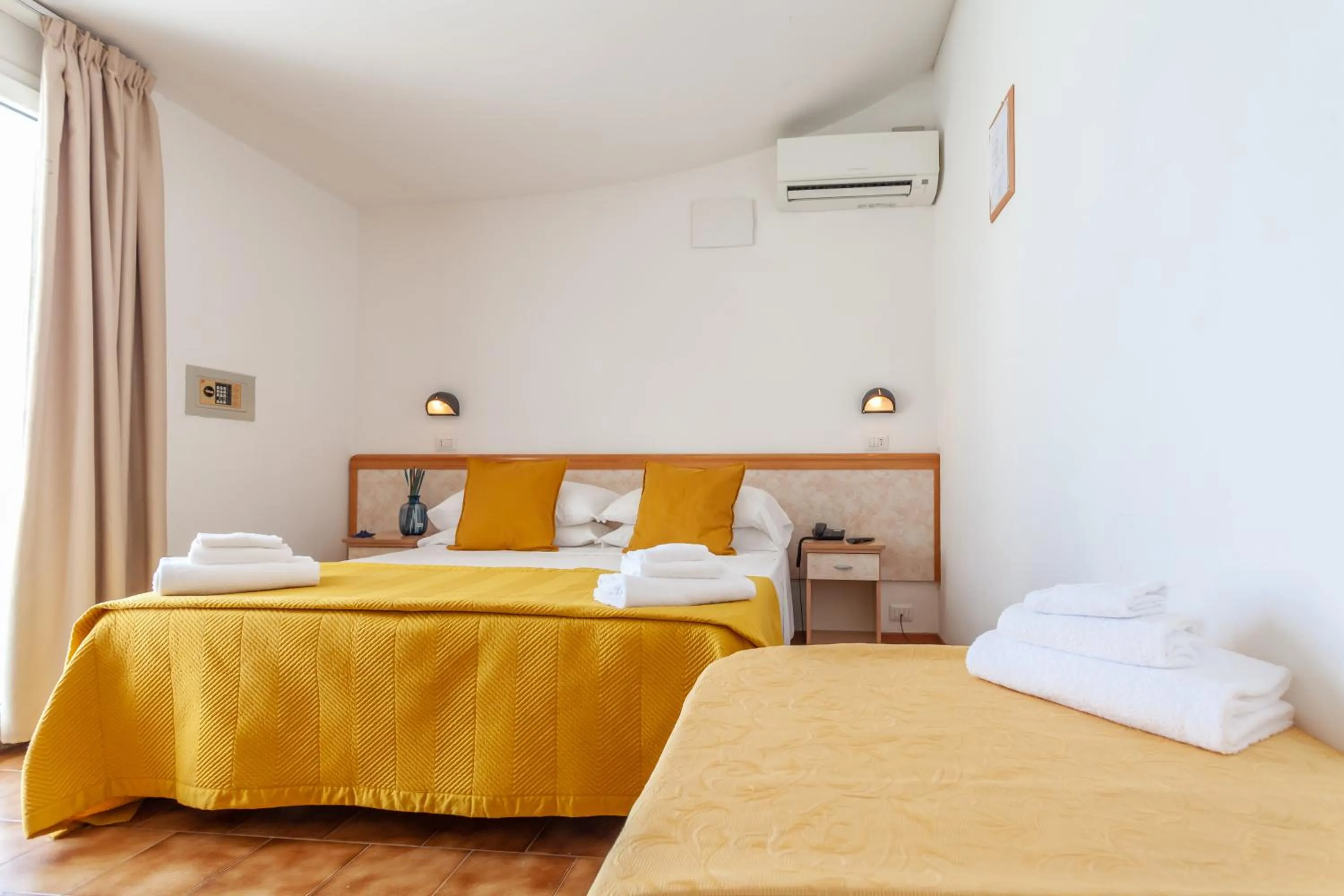 Bed in Hotel Oceanic