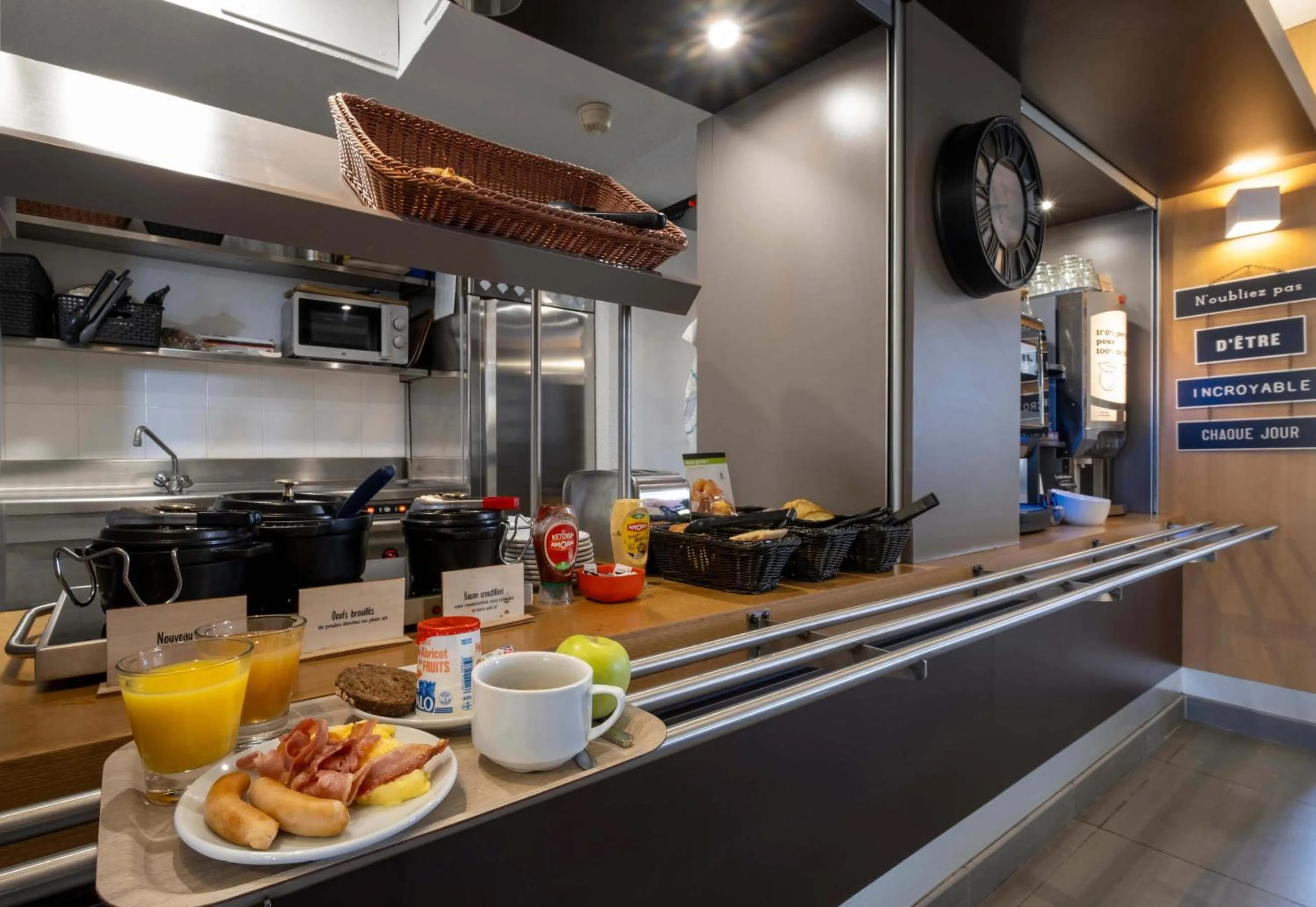 Buffet breakfast in B&B HOTEL La Rochelle Angoulins