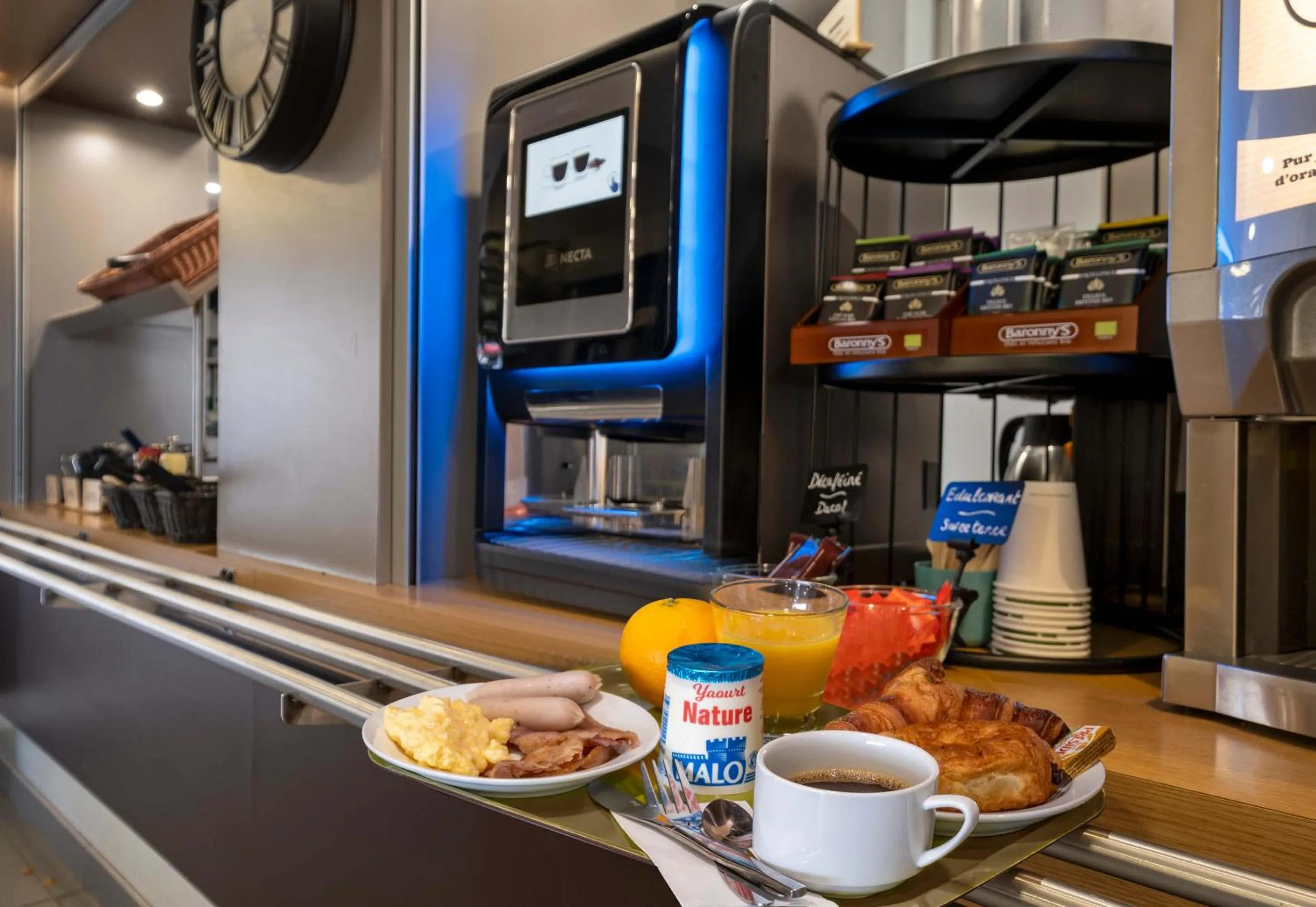 Buffet breakfast in B&B HOTEL La Rochelle Angoulins