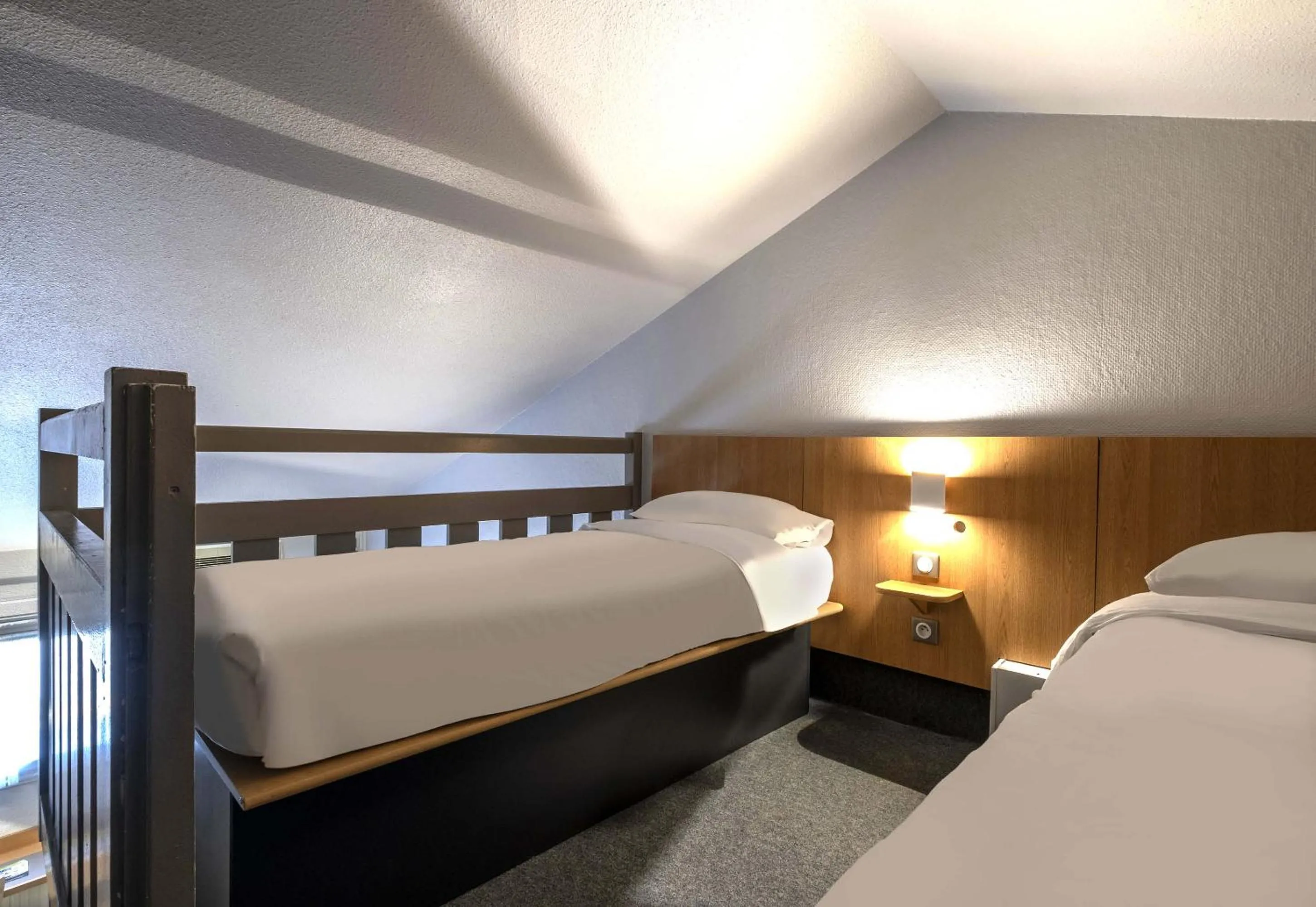 Bedroom, Bed in B&B HOTEL La Rochelle Angoulins