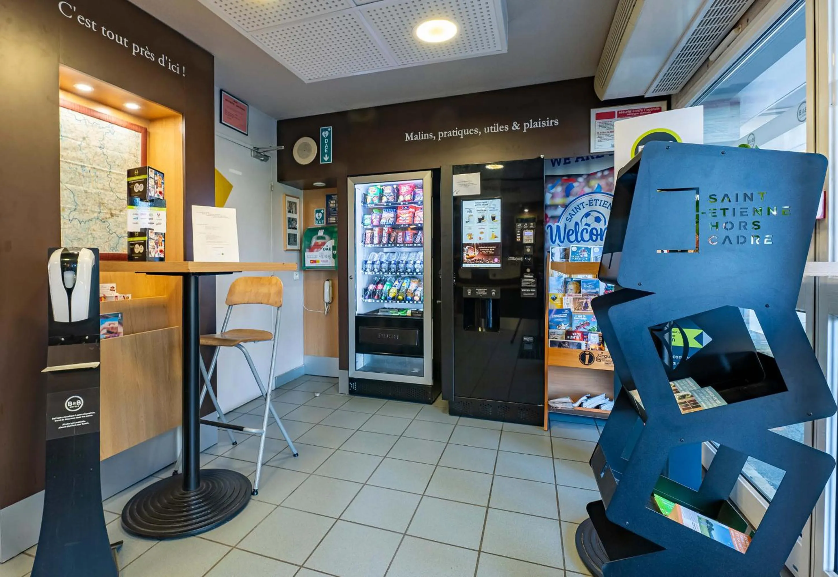 Lobby or reception in B&B HOTEL Saint-Etienne La Terrasse
