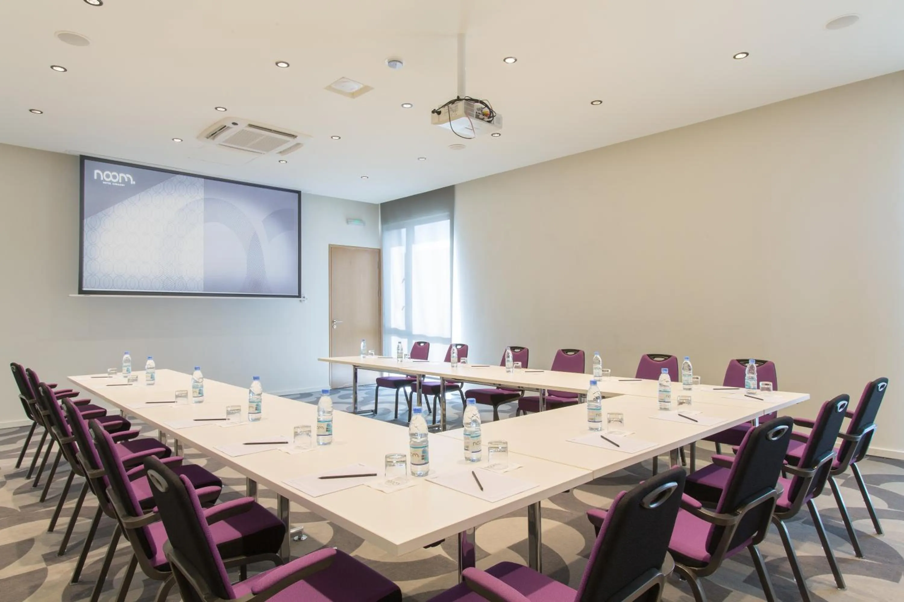 Meeting/conference room in Noom Hotel Conakry