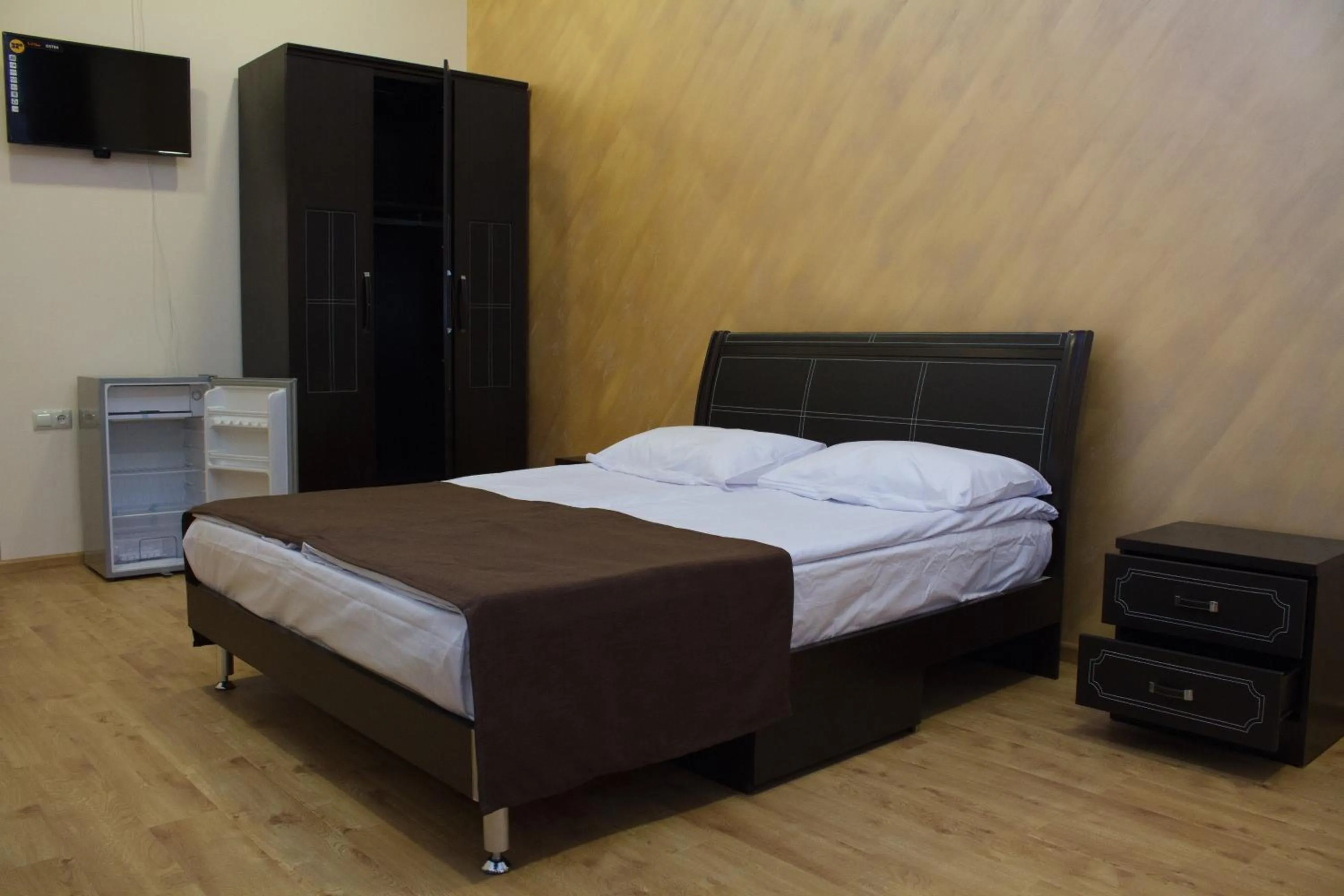 Photo of the whole room, Bed in Best View Hotel