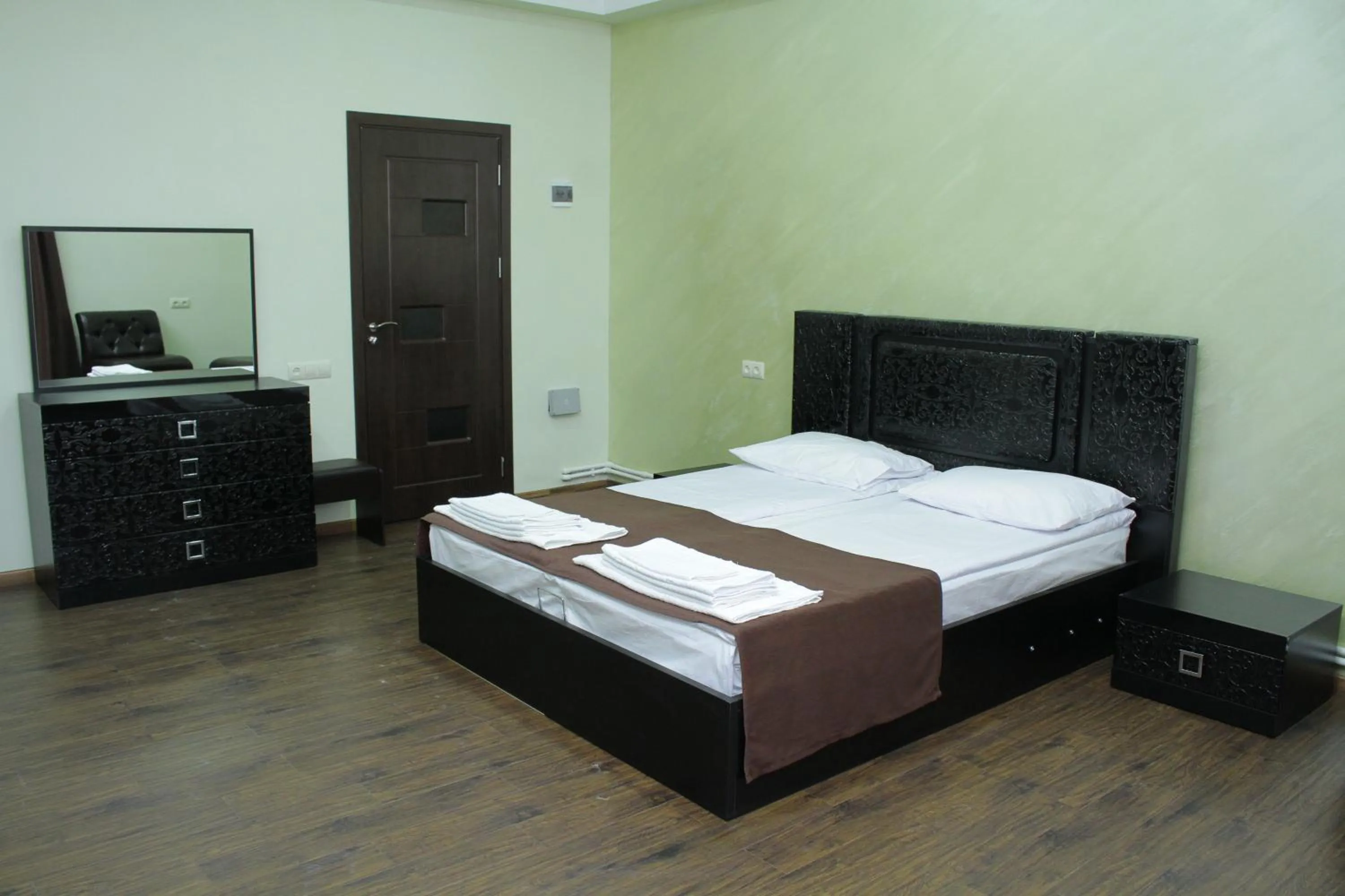 Photo of the whole room, Bed in Best View Hotel