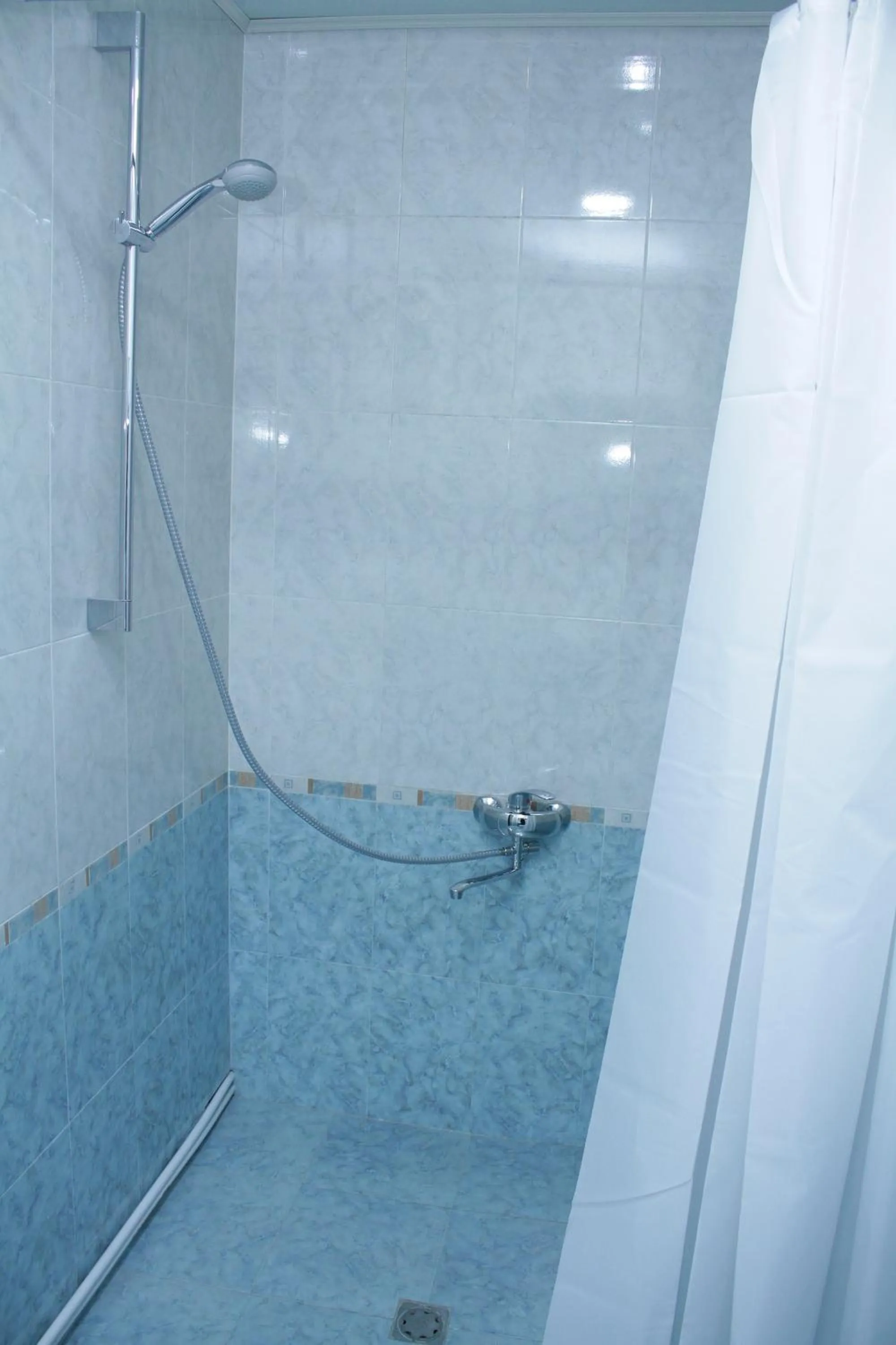 Shower in Best View Hotel