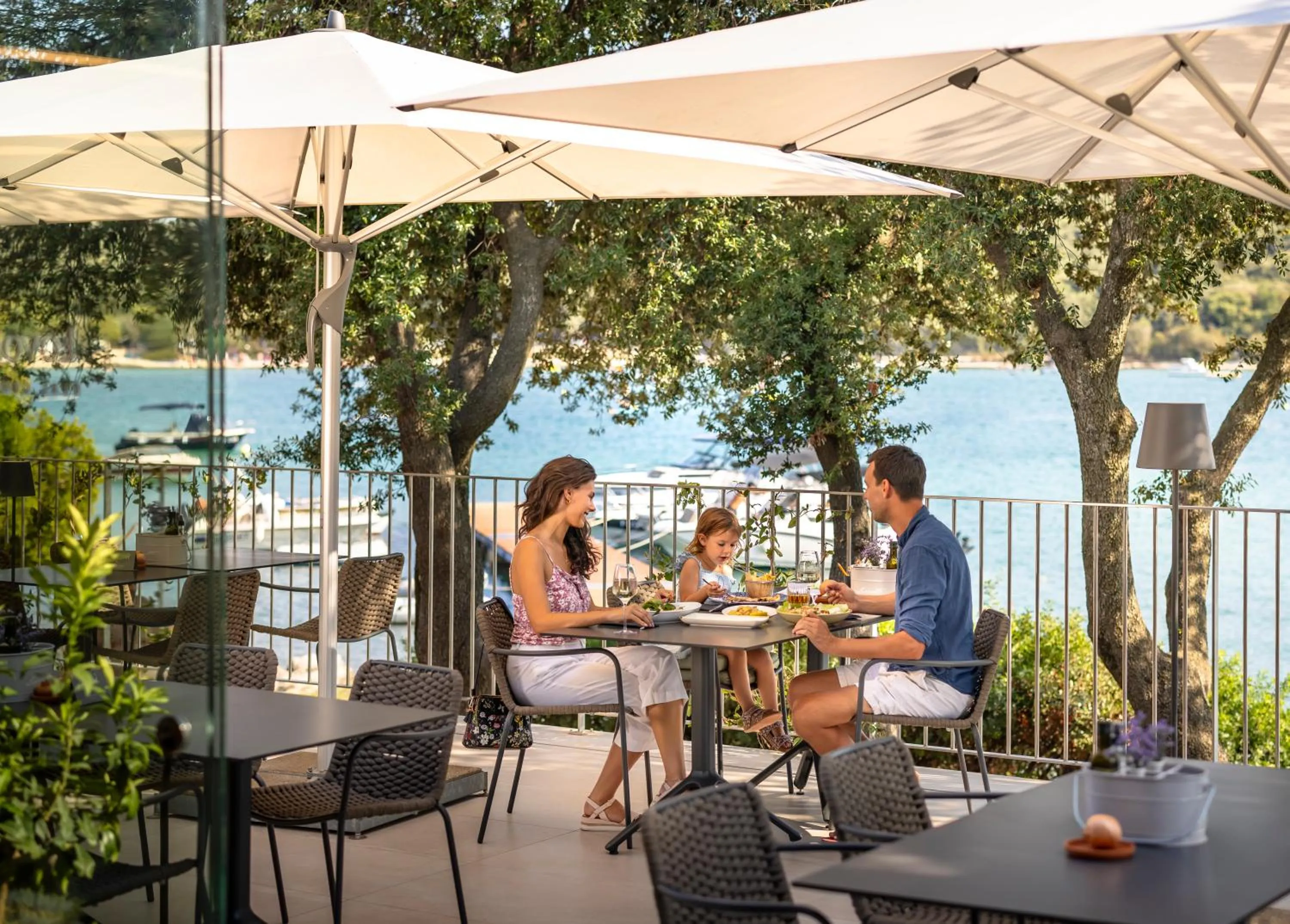 Restaurant/places to eat in Maistra Camping Veštar Mobile homes