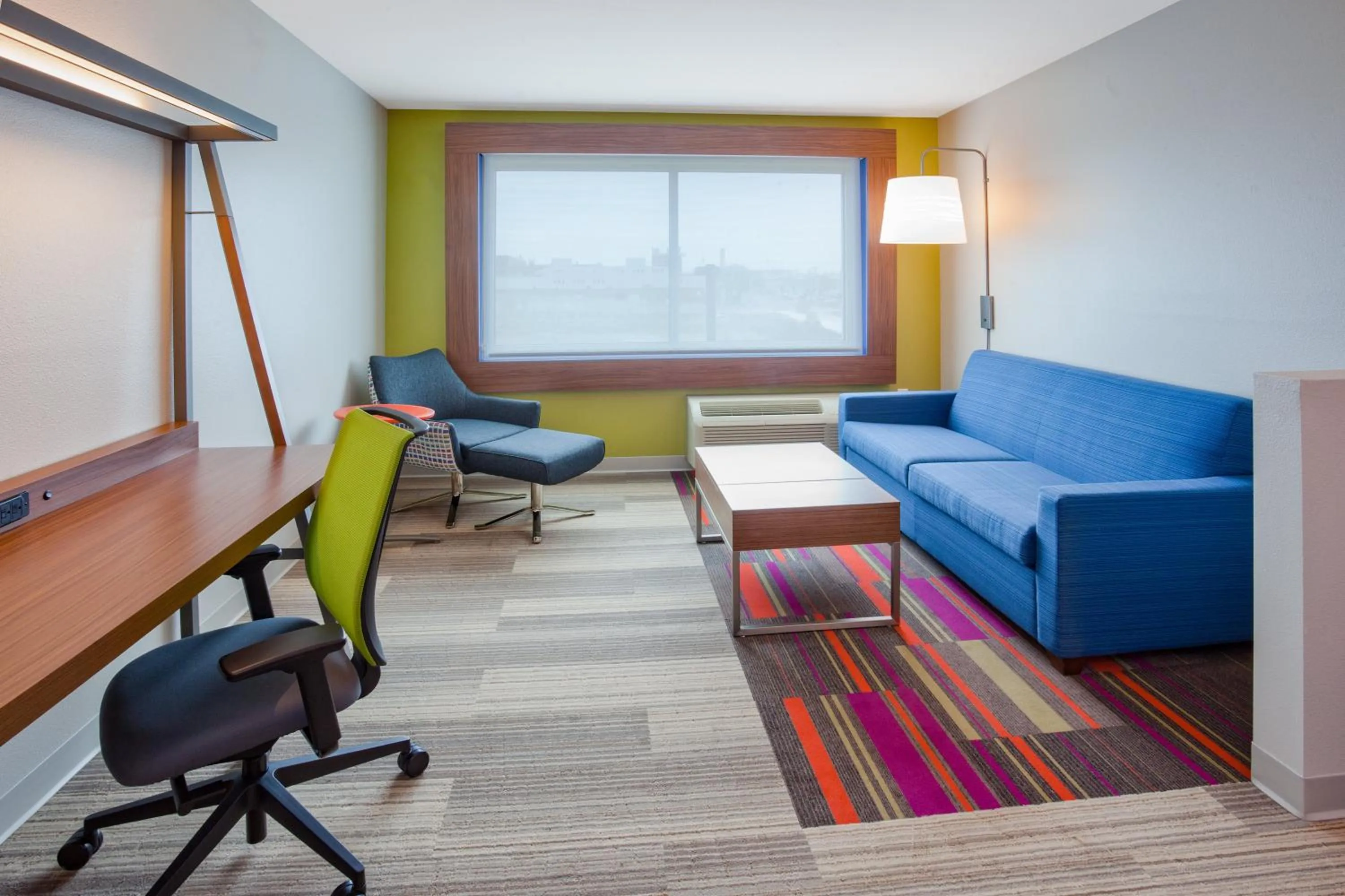 Photo of the whole room in Holiday Inn Express and Suites Des Moines Downtown by IHG