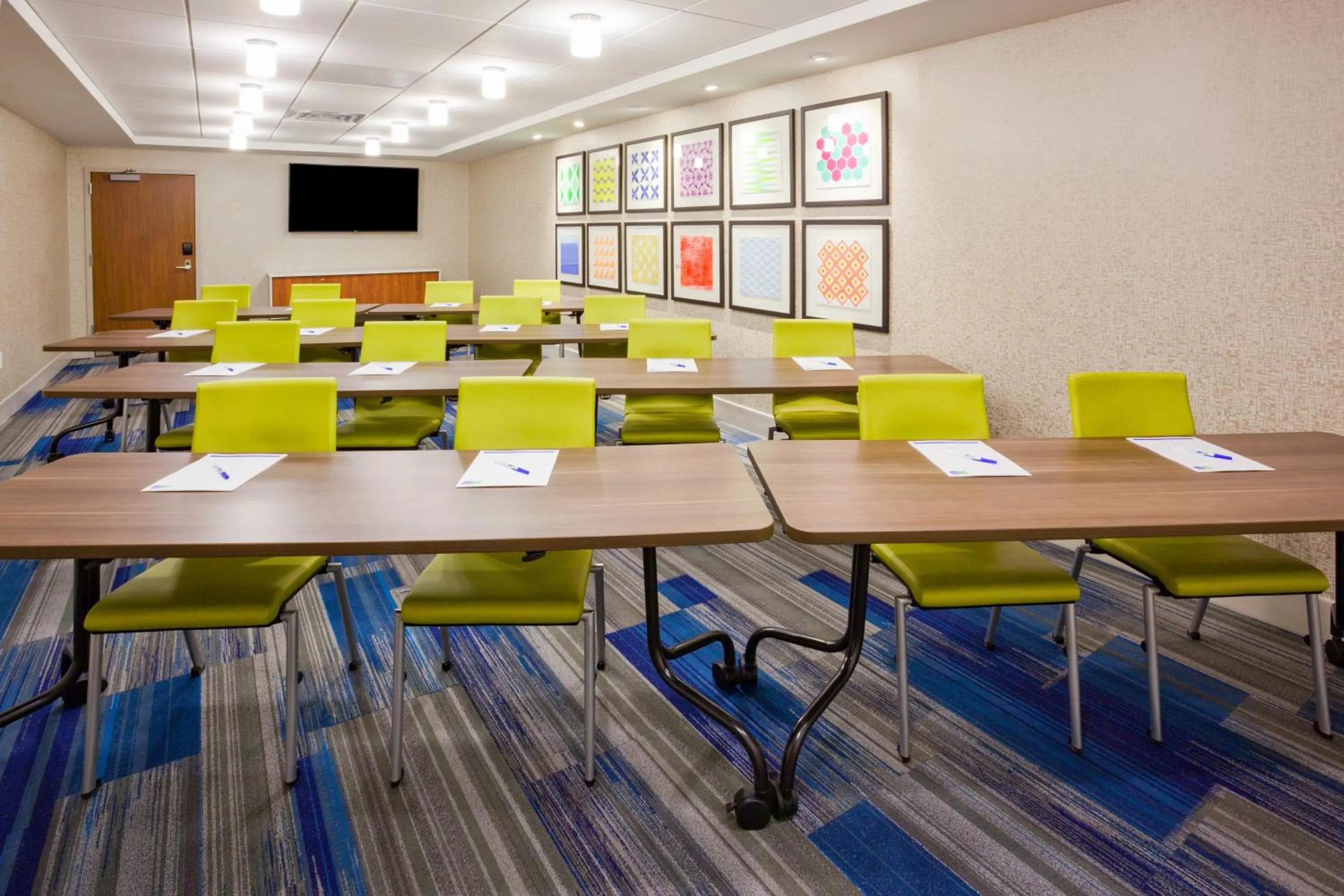 Meeting/conference room in Holiday Inn Express and Suites Des Moines Downtown by IHG