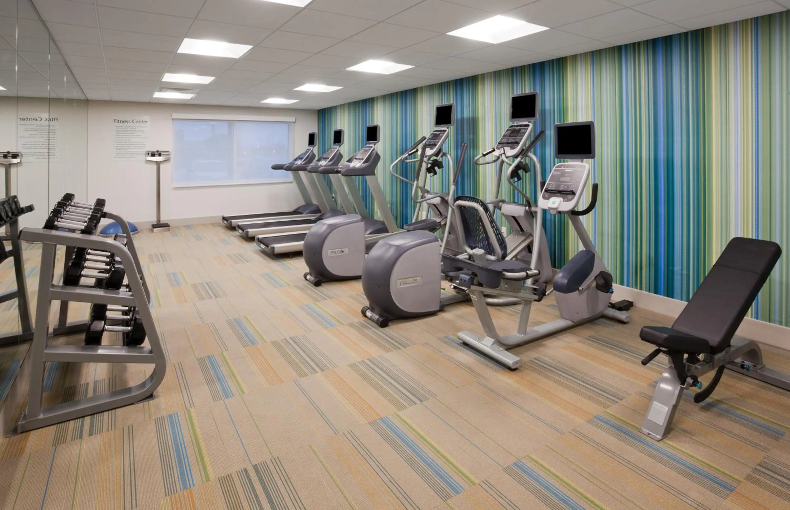 Spa and wellness centre/facilities in Holiday Inn Express and Suites Des Moines Downtown by IHG