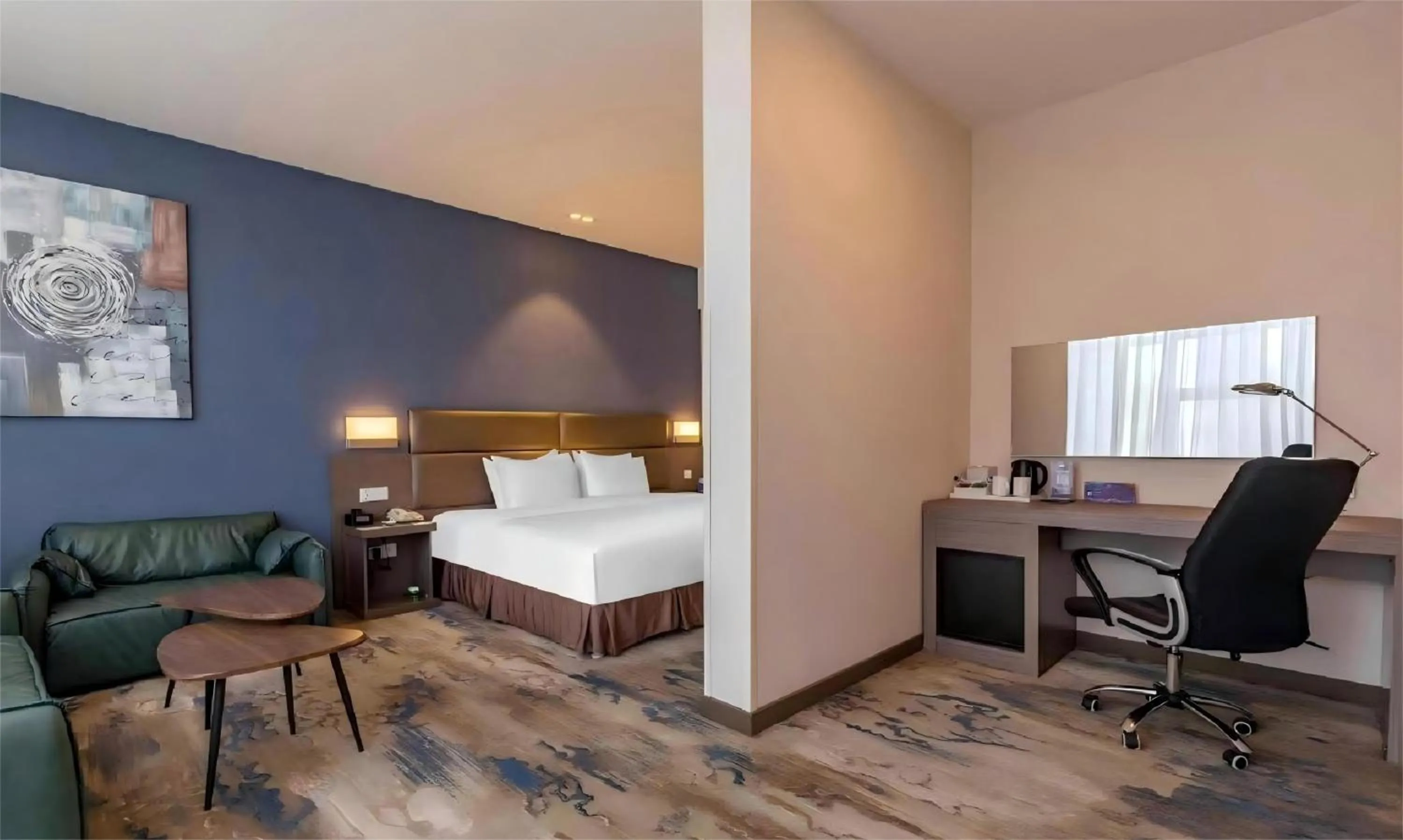 Photo of the whole room, Bed in Holiday Inn Express Shenyang North Station by IHG