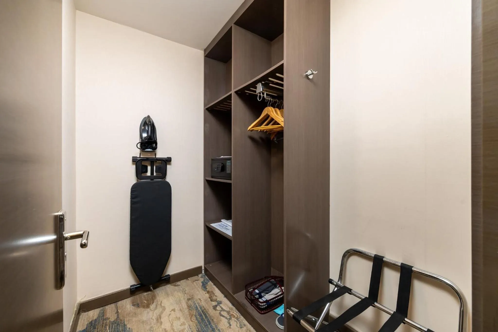 Photo of the whole room in Holiday Inn Express Shenyang North Station by IHG