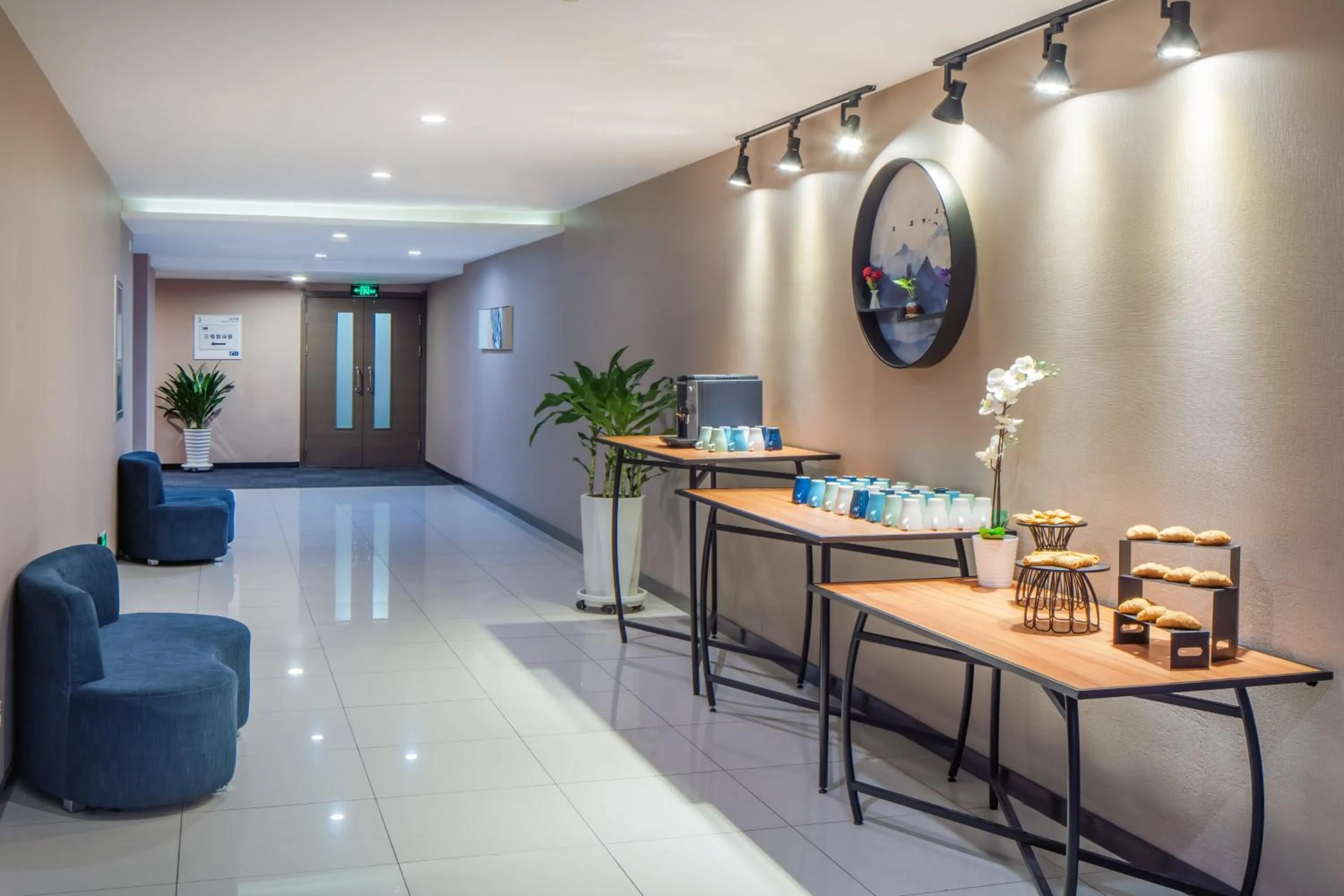 Lobby or reception in Holiday Inn Express Shenyang North Station by IHG