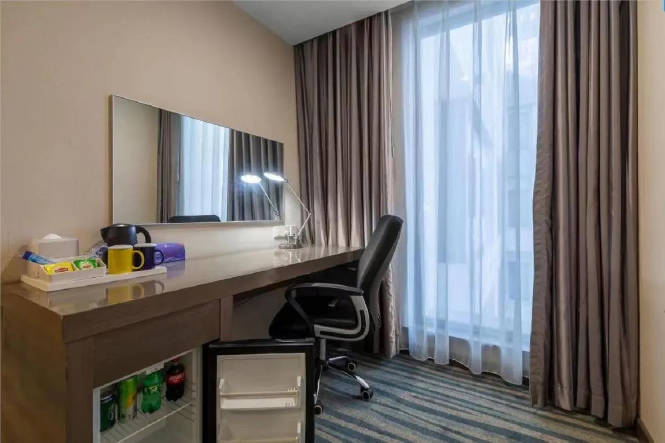 hair dresser in Holiday Inn Express Shenyang North Station by IHG