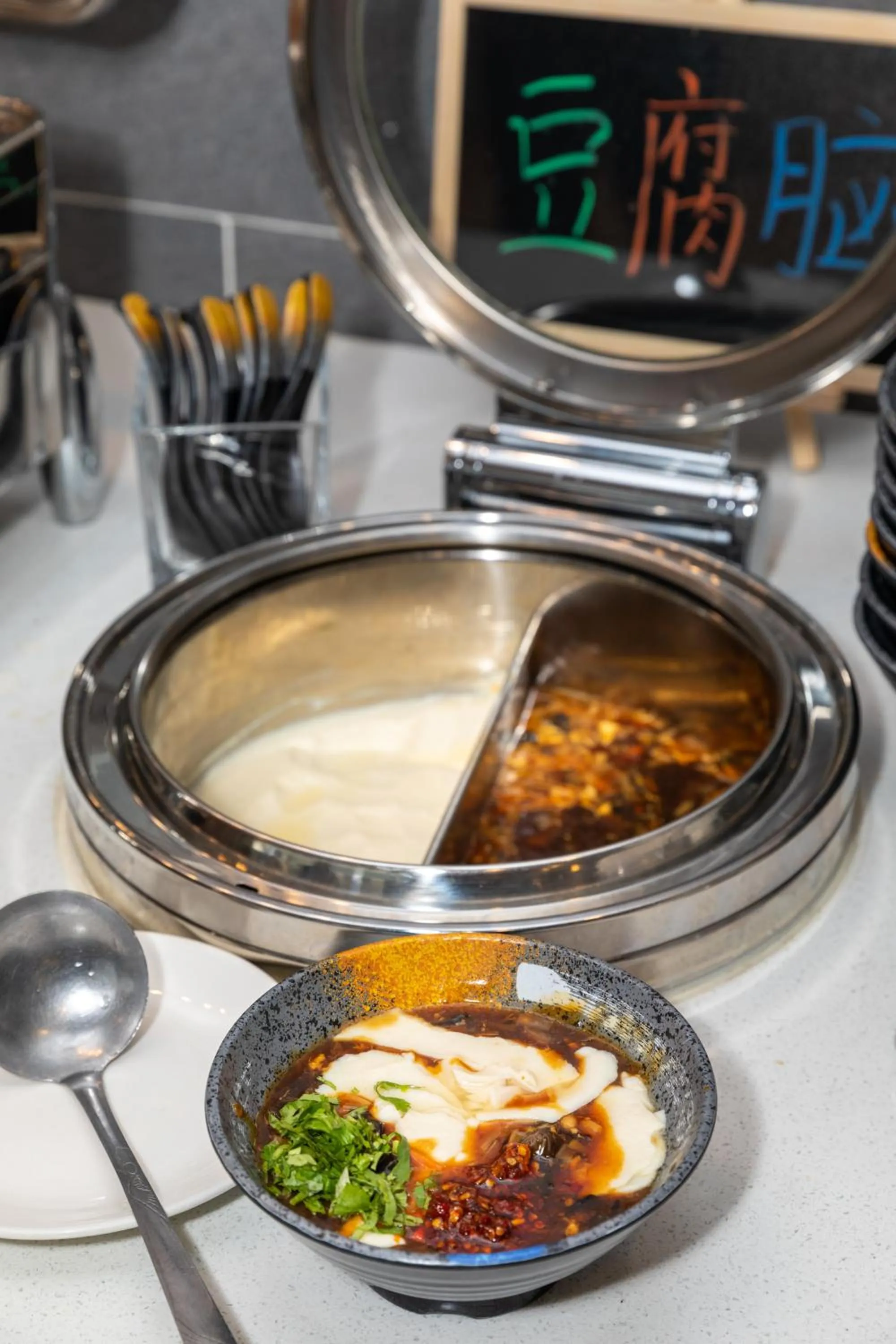 Restaurant/places to eat in Holiday Inn Express Shenyang North Station by IHG