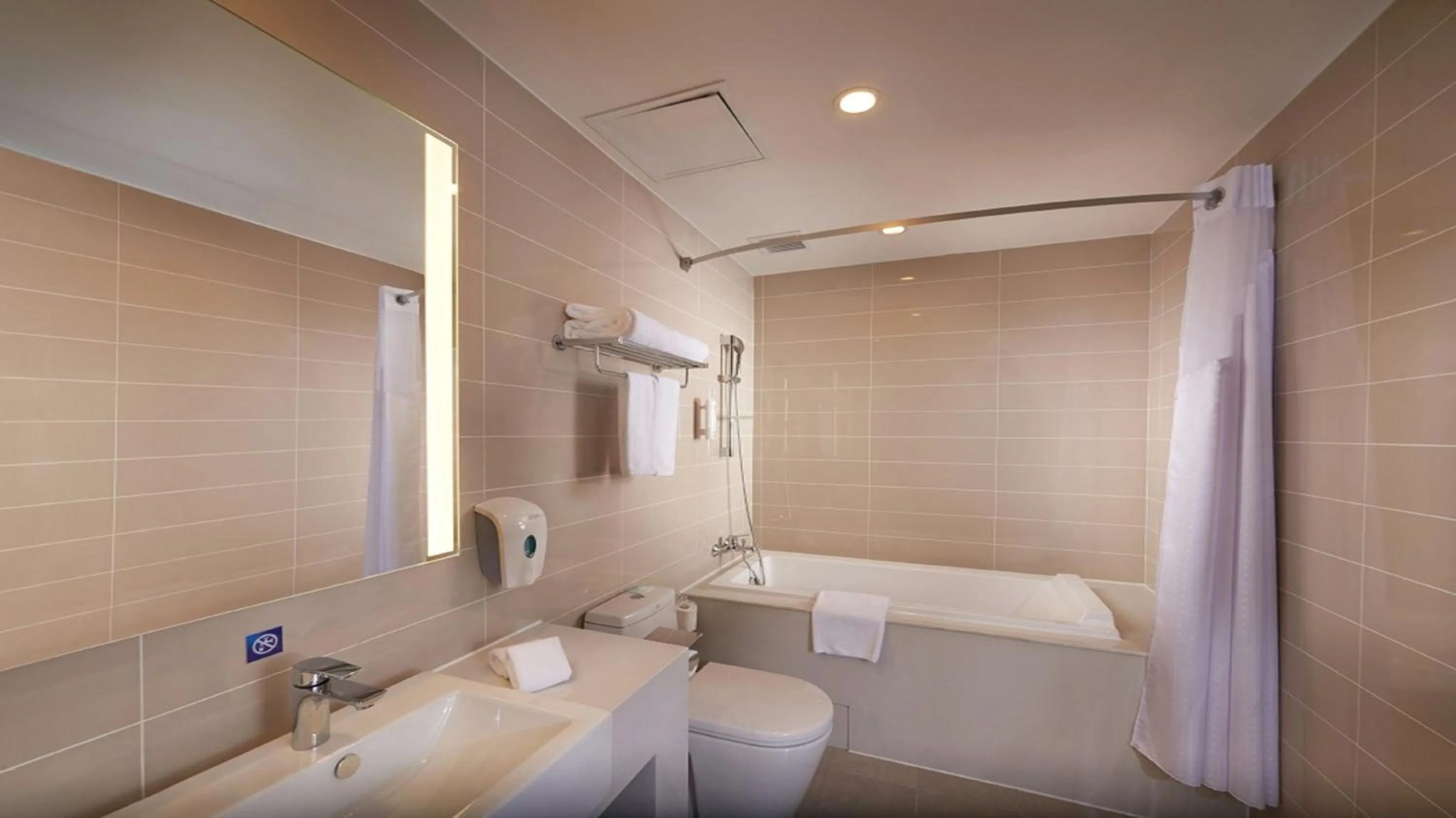 Toilet in Holiday Inn Express Shenyang North Station by IHG