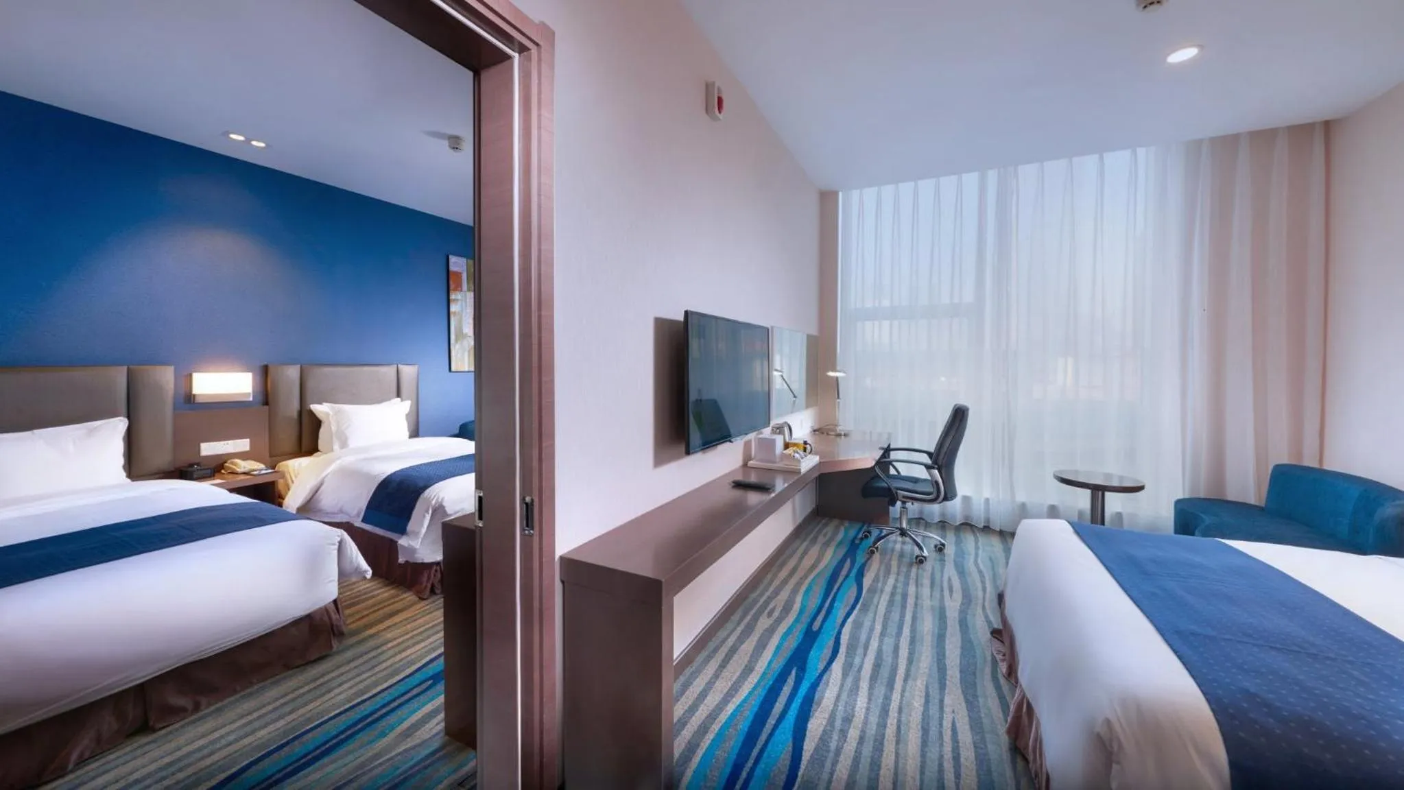 Photo of the whole room, Bed in Holiday Inn Express Shenyang North Station by IHG