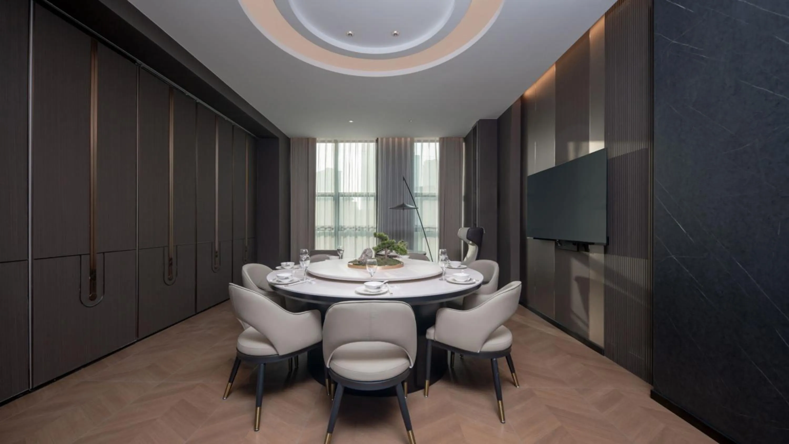 Restaurant/places to eat in Holiday Inn Express Chongqing University Town by IHG