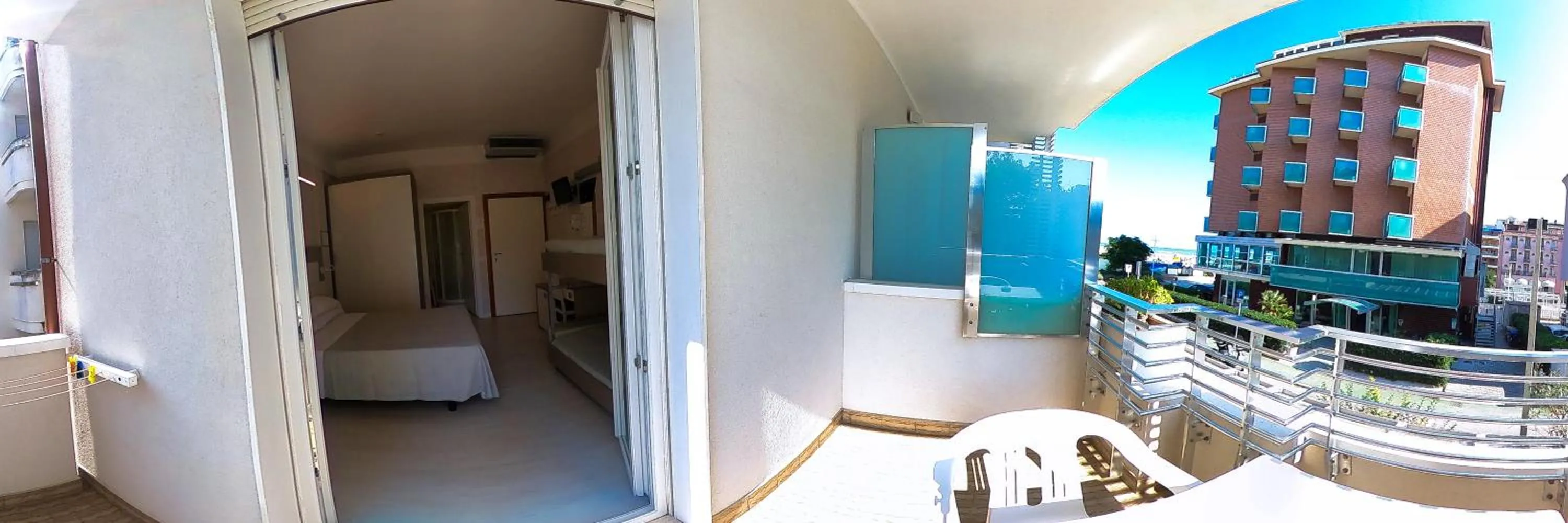 Balcony/Terrace, Bed in Hotel Record