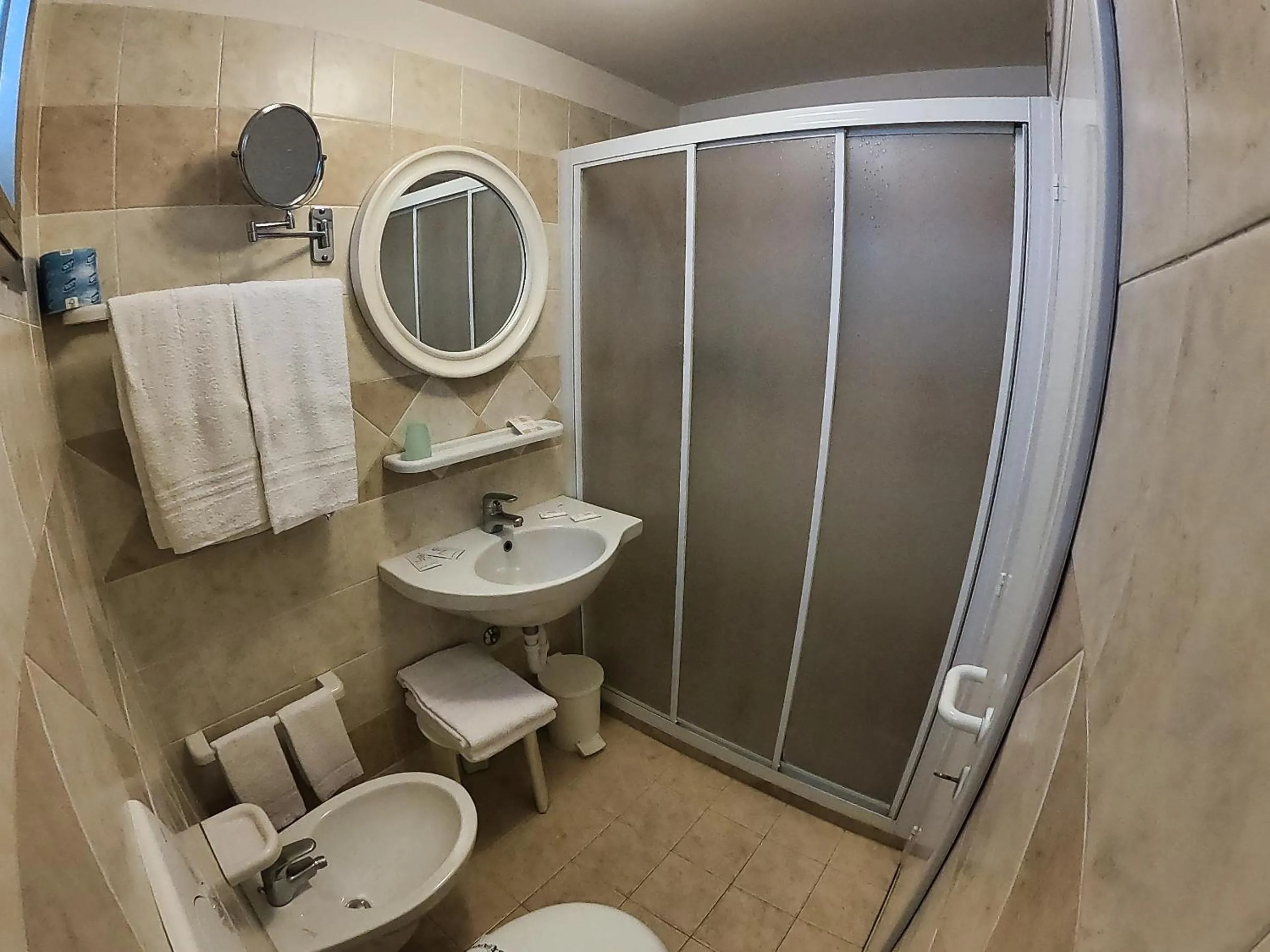 Bathroom in Hotel Record