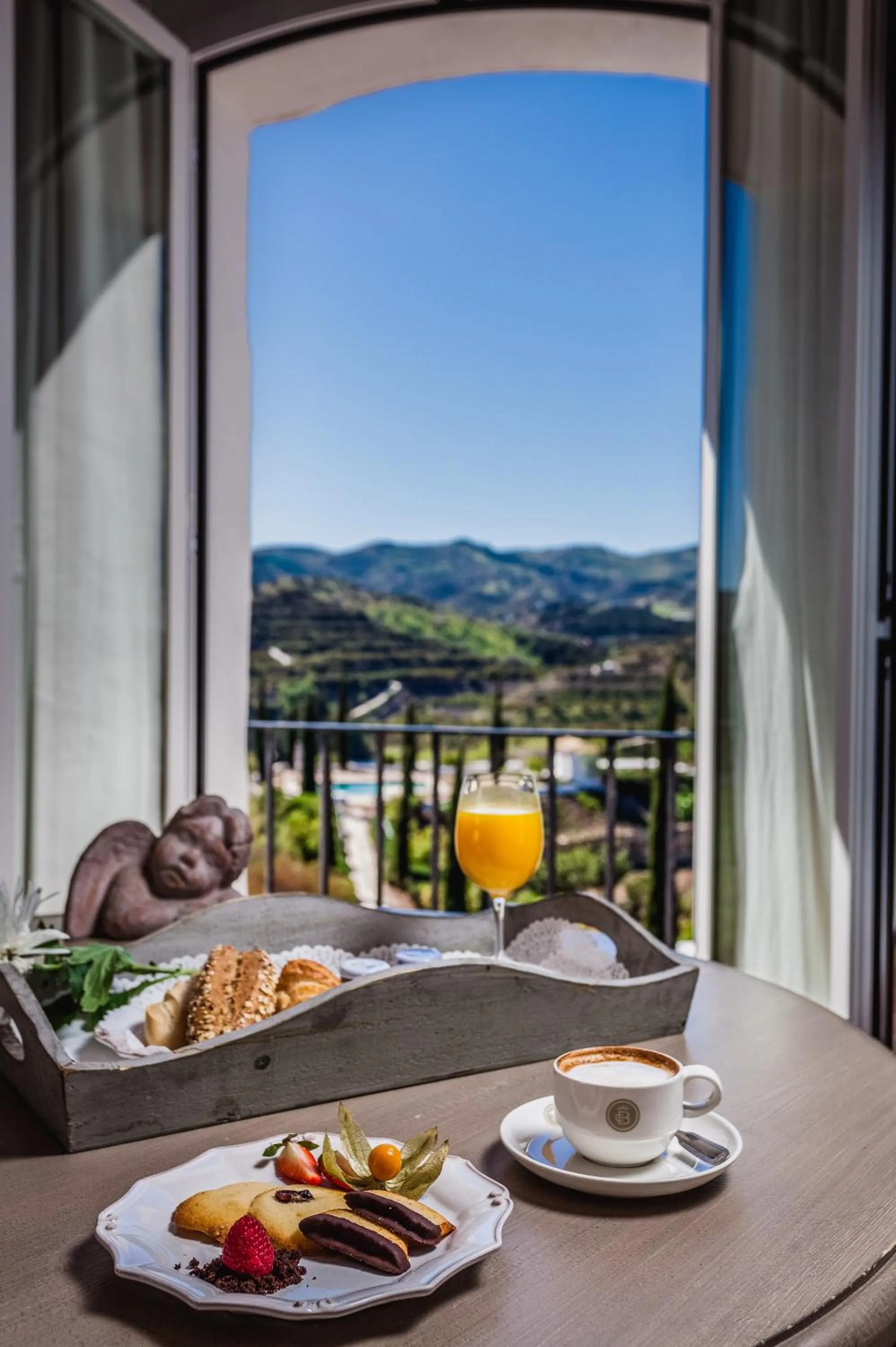 Garden view in B Bou Hotel Cortijo Bravo