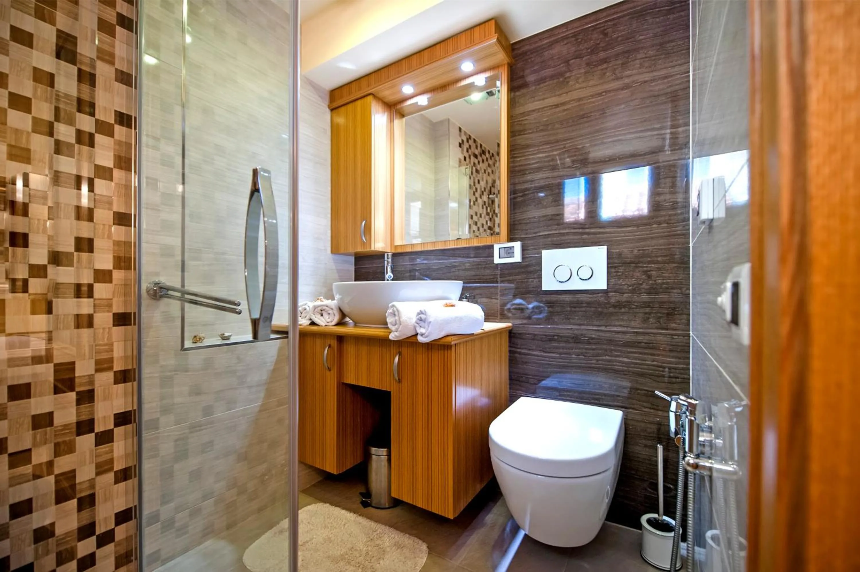 Shower in Guest House Golden Goose