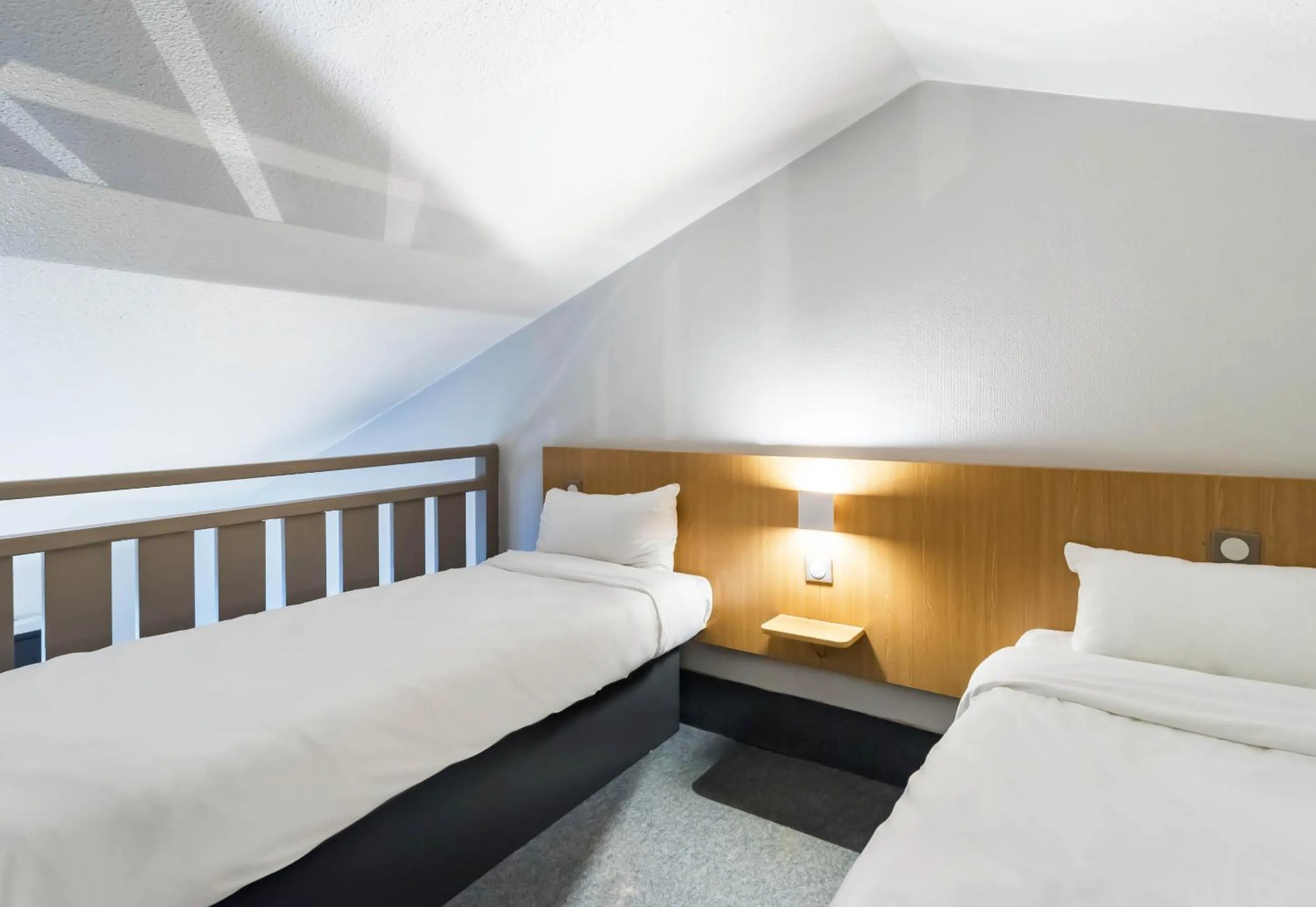 Bedroom, Bed in B&B HOTEL Saint-Brieuc