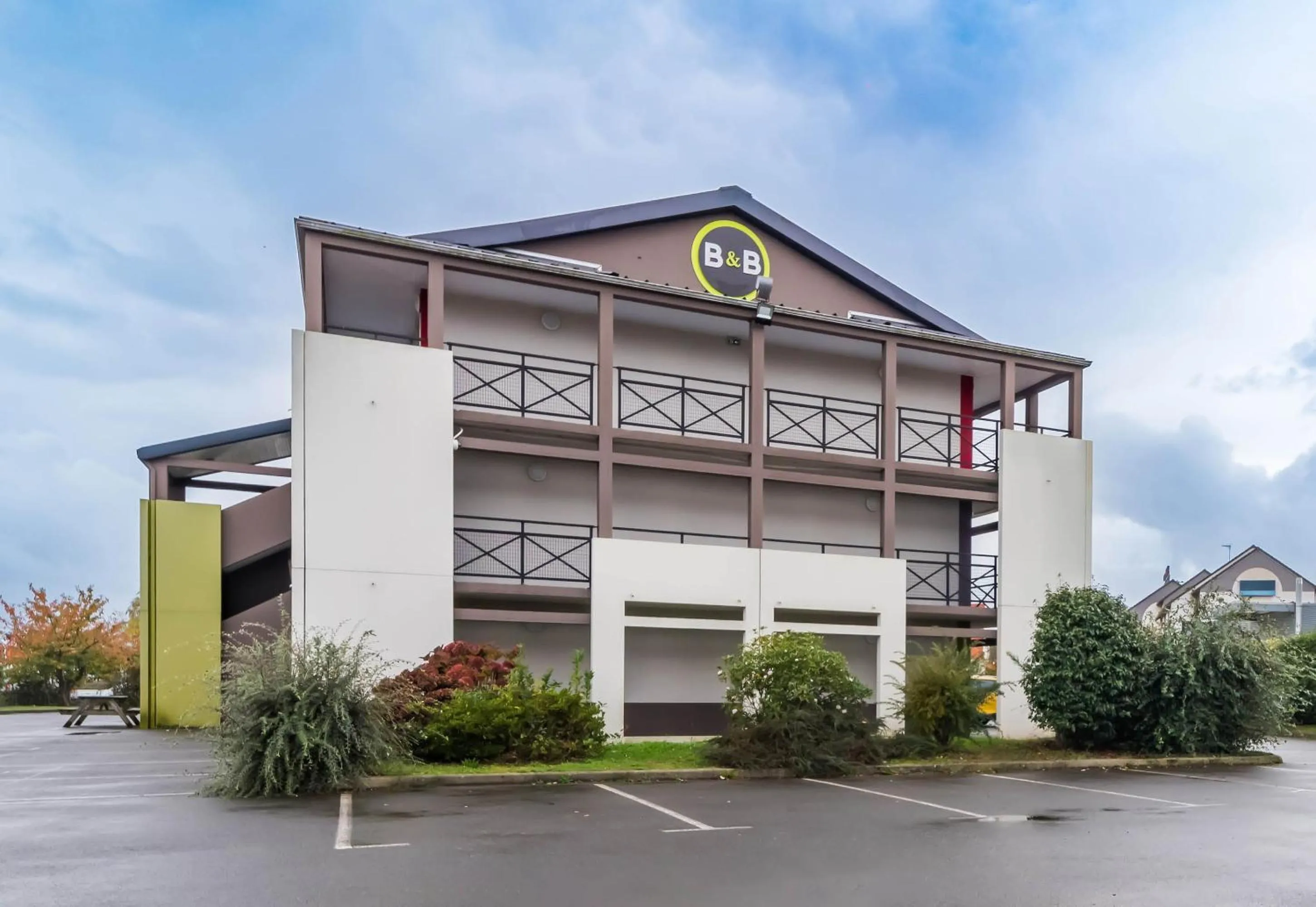 Property building in B&B HOTEL Saint-Brieuc