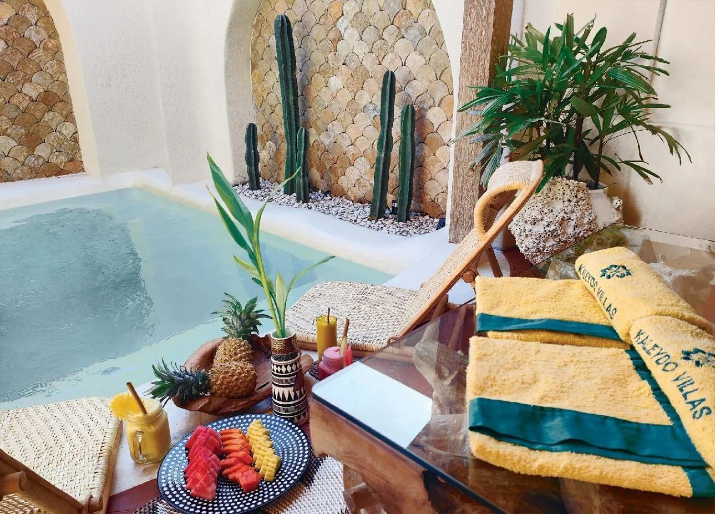 Swimming pool in Kaleydo Villas