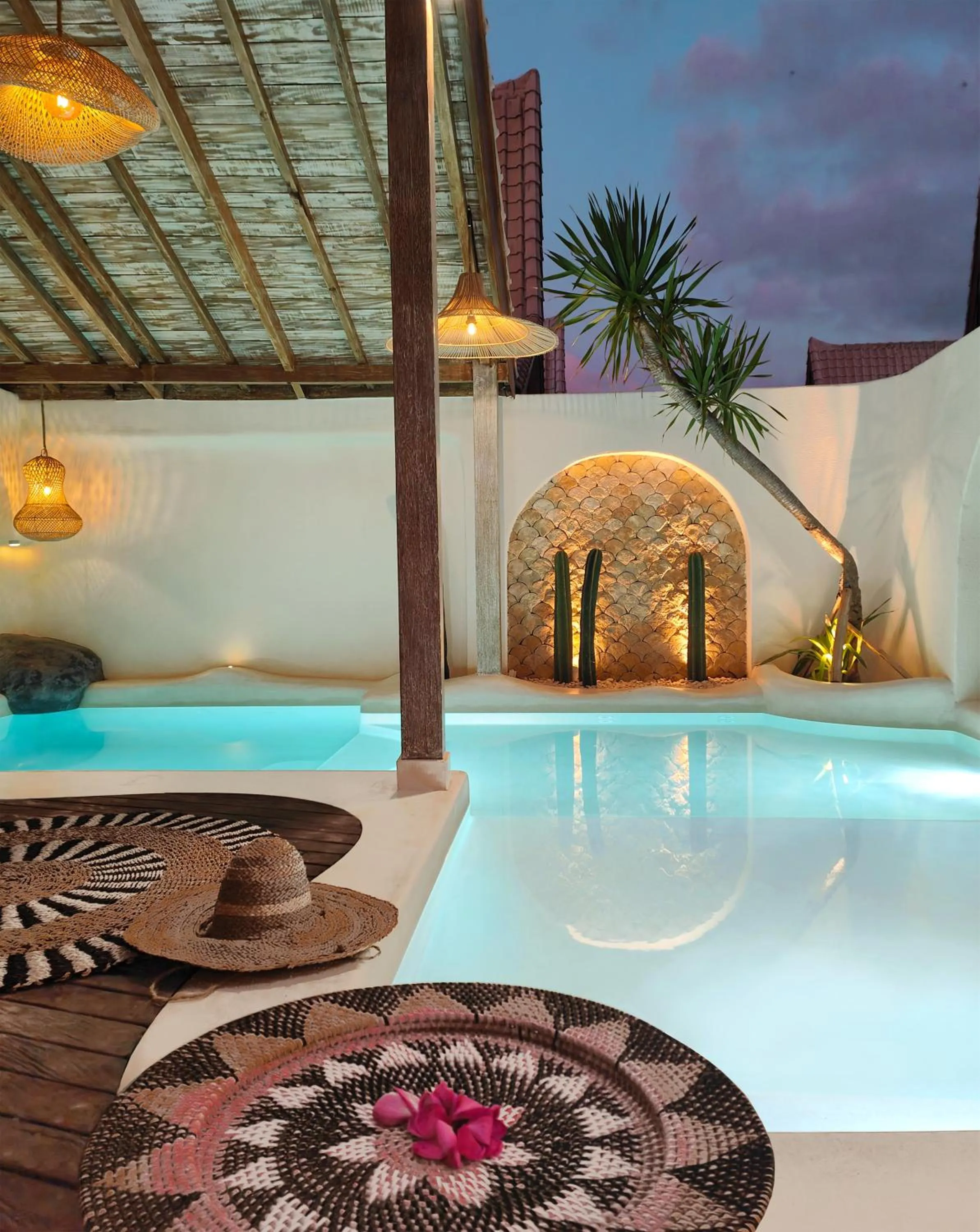 Swimming pool in Kaleydo Villas