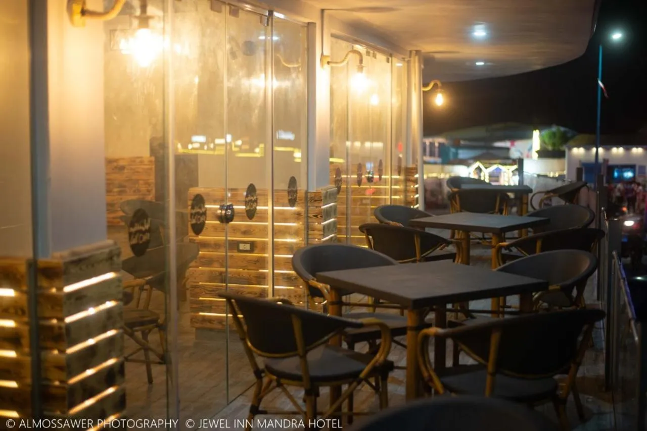 Restaurant/places to eat in Jewel Mandara Apartments