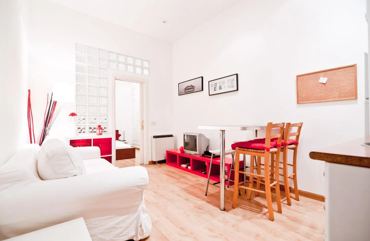 Dining area in Gran Via III