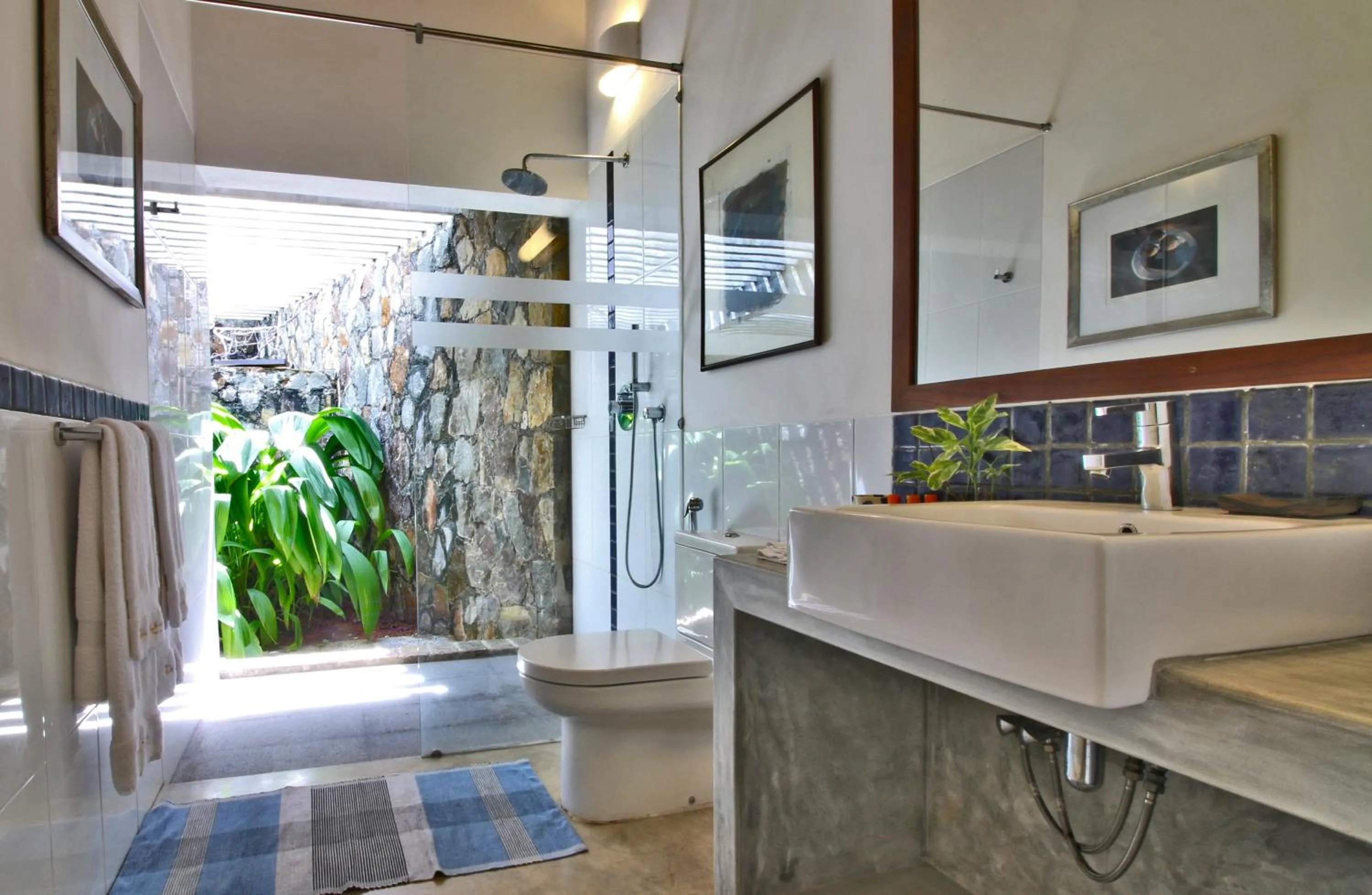 Villa Saffron Hikkaduwa