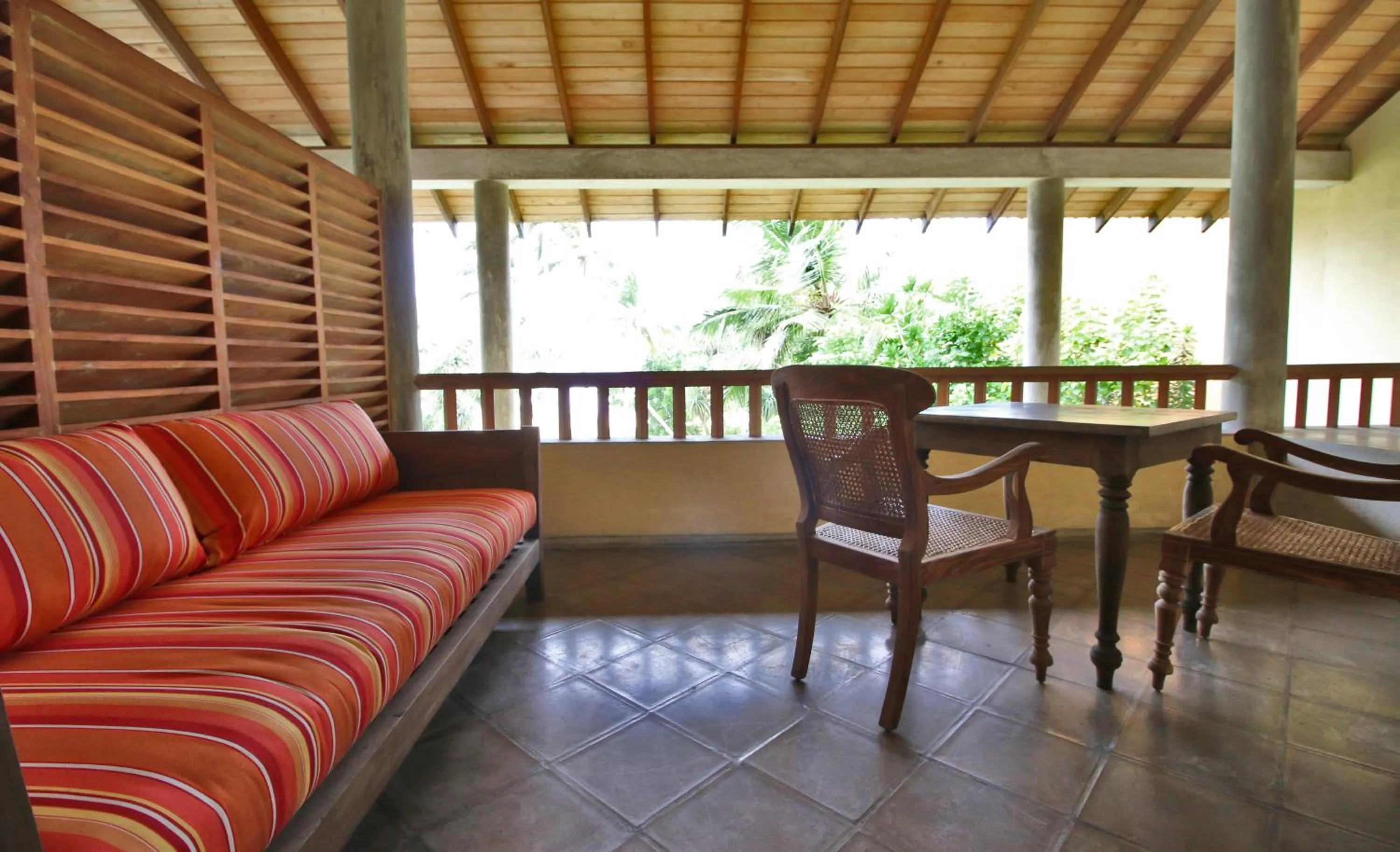 Villa Saffron Hikkaduwa