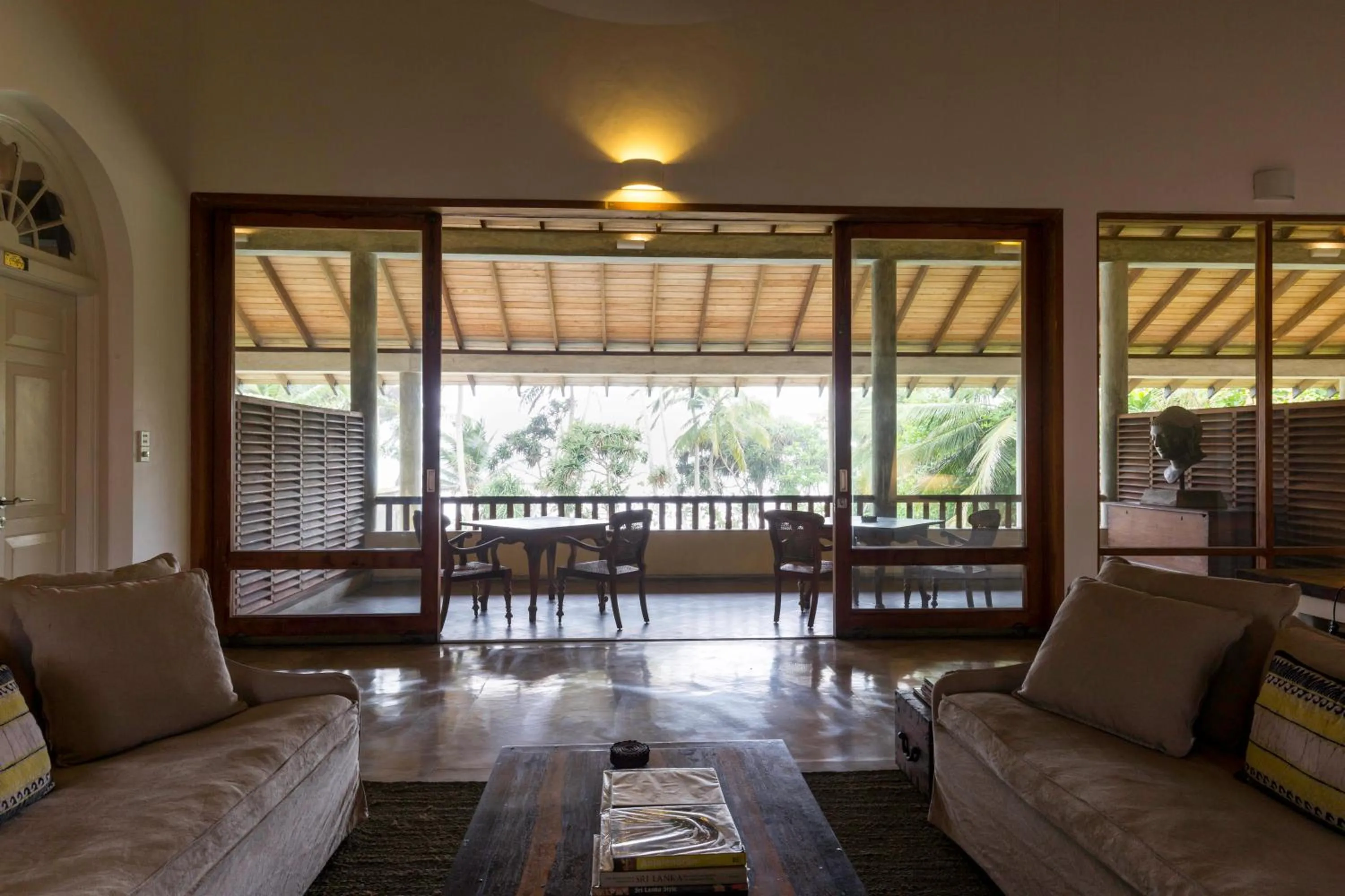 Villa Saffron Hikkaduwa