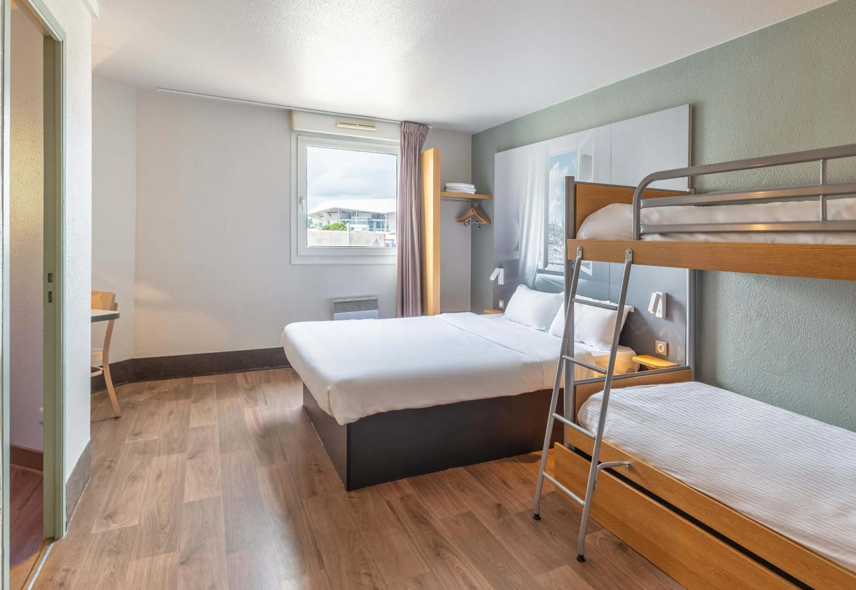 Bedroom, Bed in B&B HOTEL Lyon Grand Stade Meyzieu