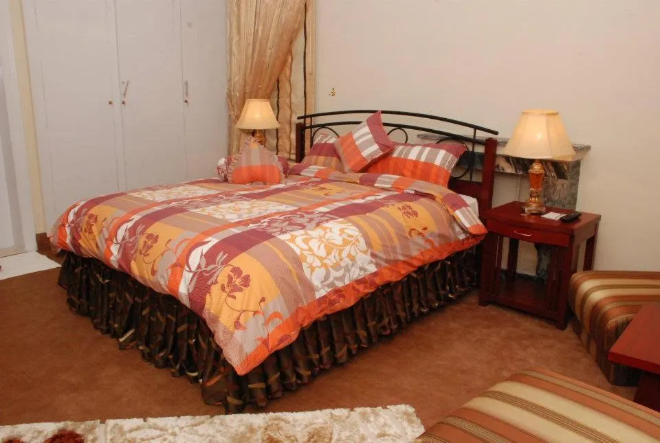 Bedroom, Bed in Savoy Inn Guest House Islamabad