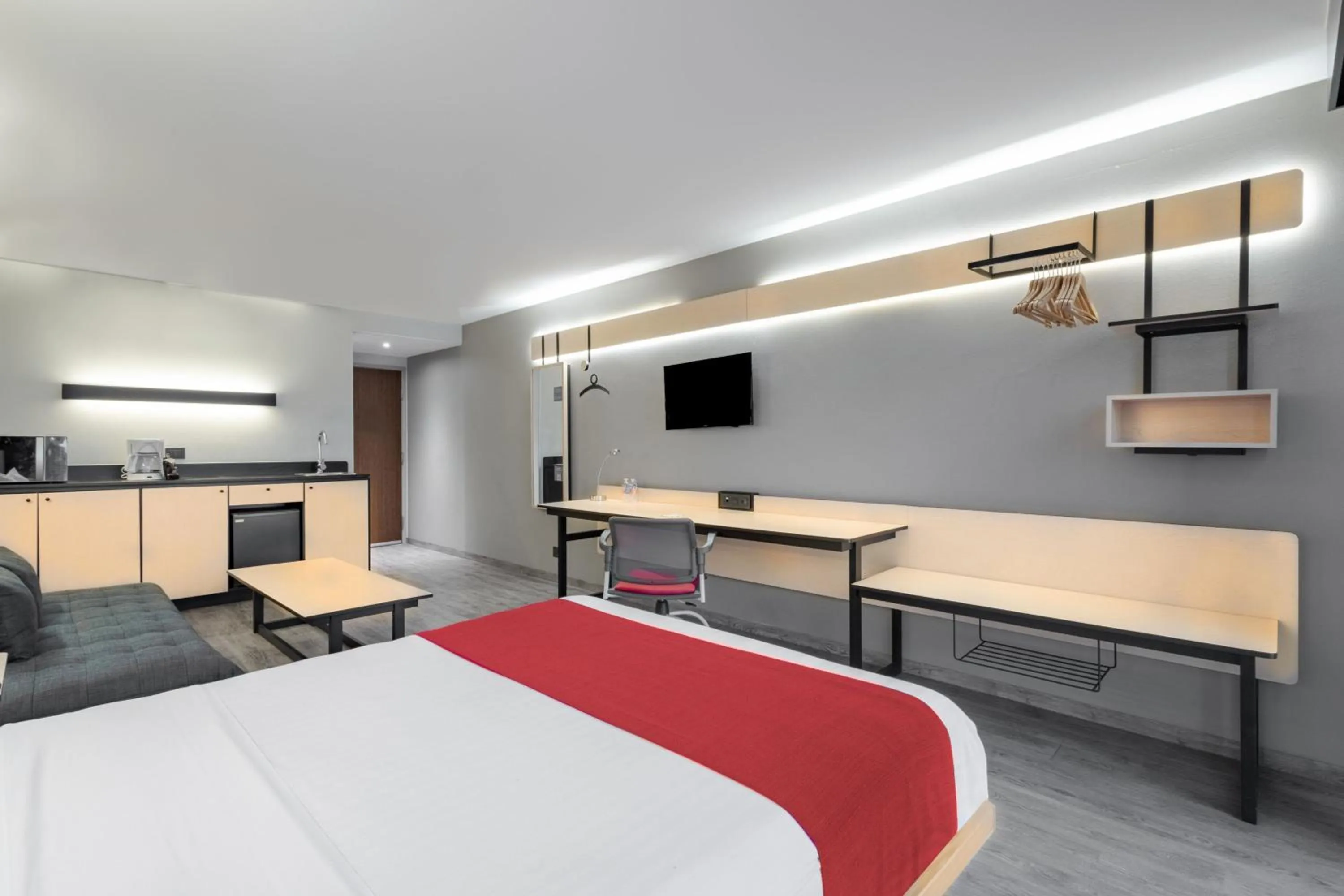 Bedroom, Bed in City Express by Marriott Guadalajara Aeropuerto