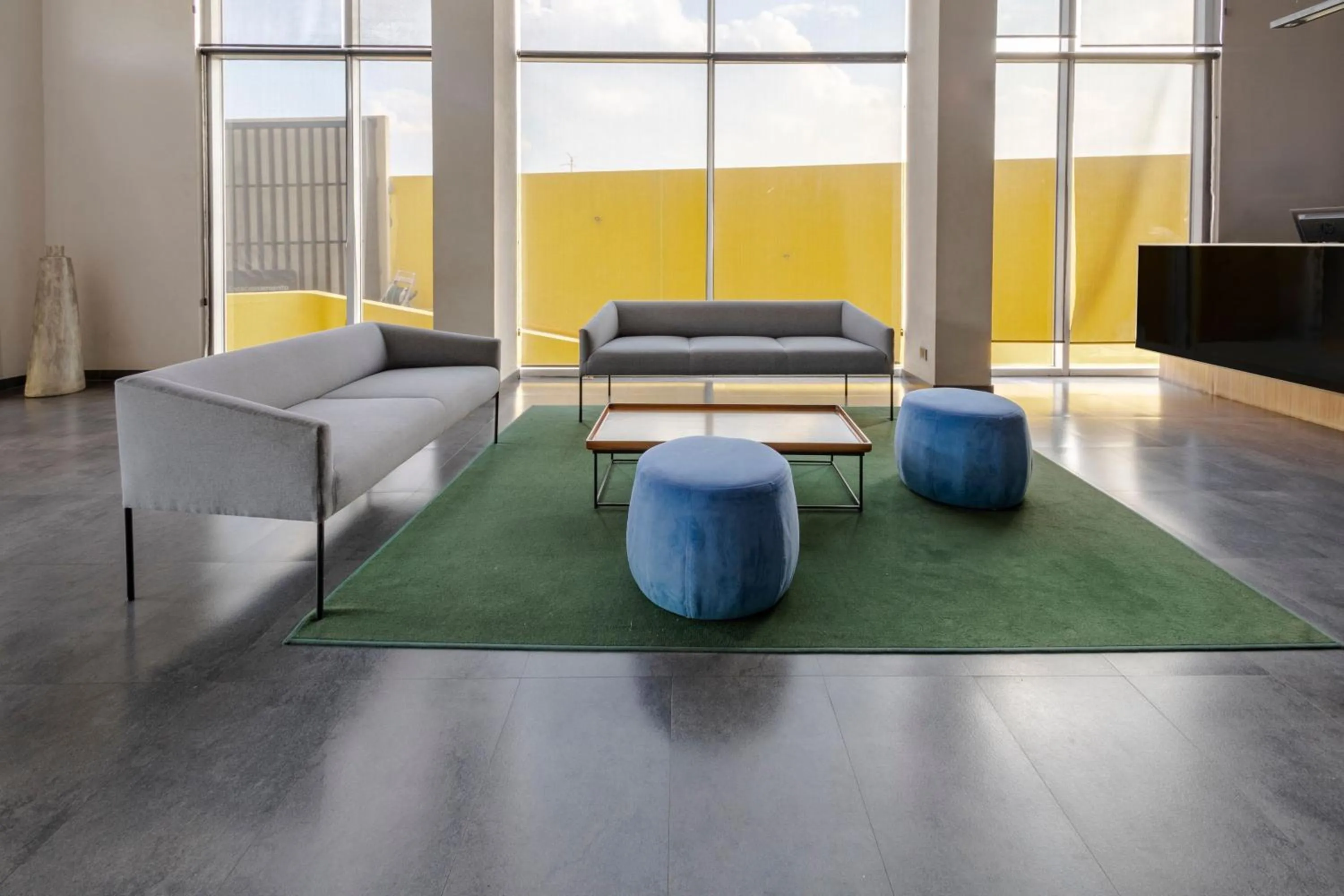 Lobby or reception in City Express by Marriott Guadalajara Aeropuerto