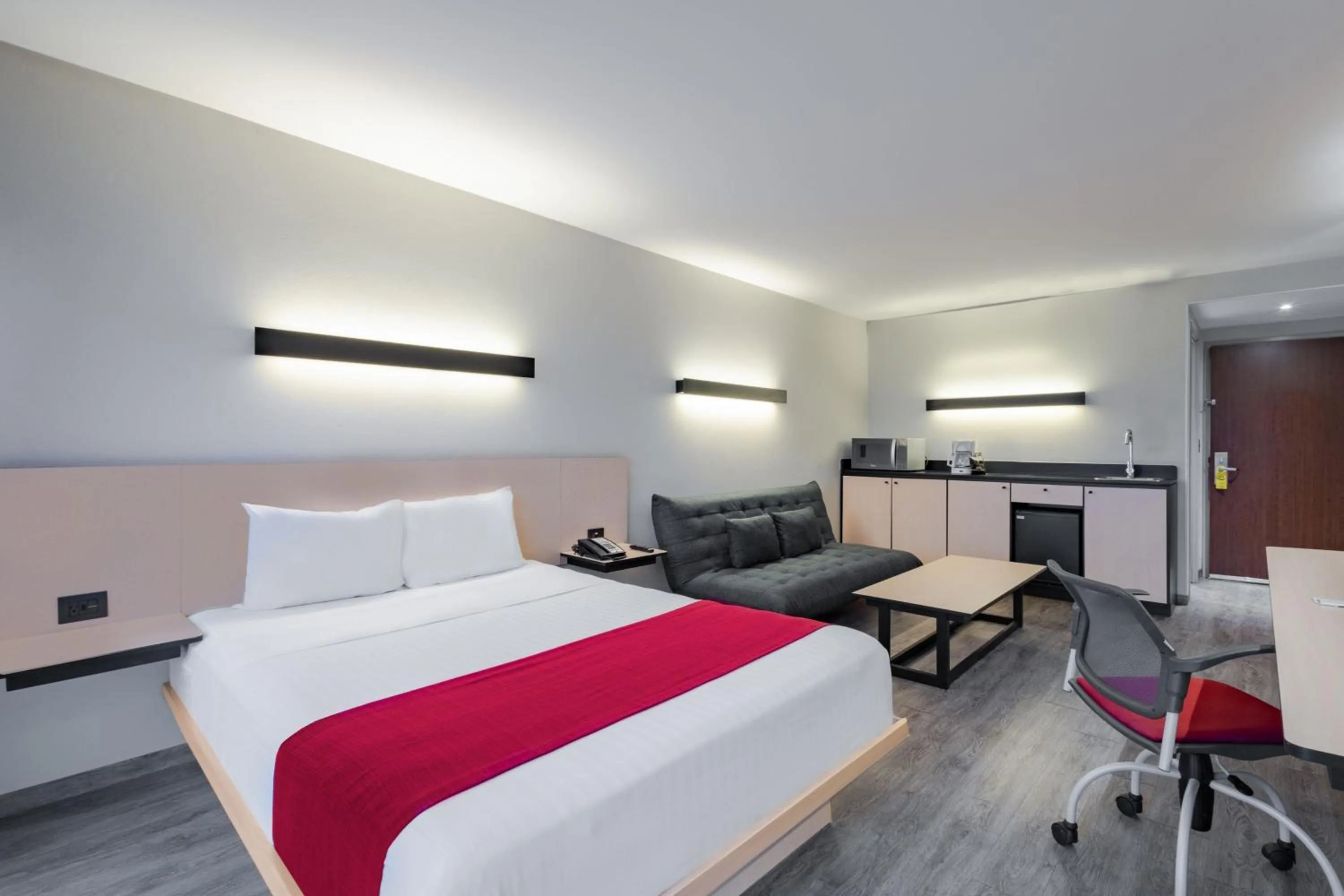 Bedroom, Bed in City Express by Marriott Guadalajara Aeropuerto