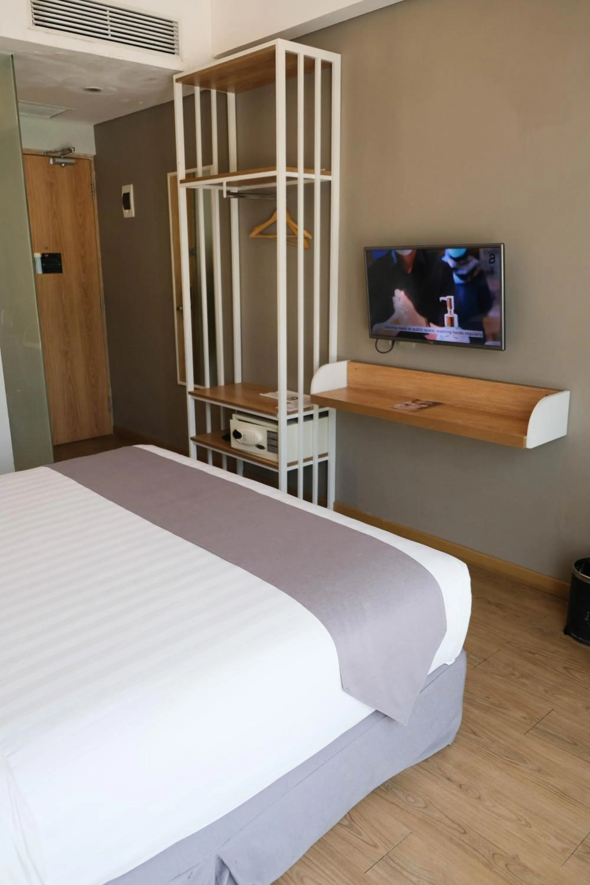 Bedroom, Bed in Allstay Hotel Semarang Simpang Lima