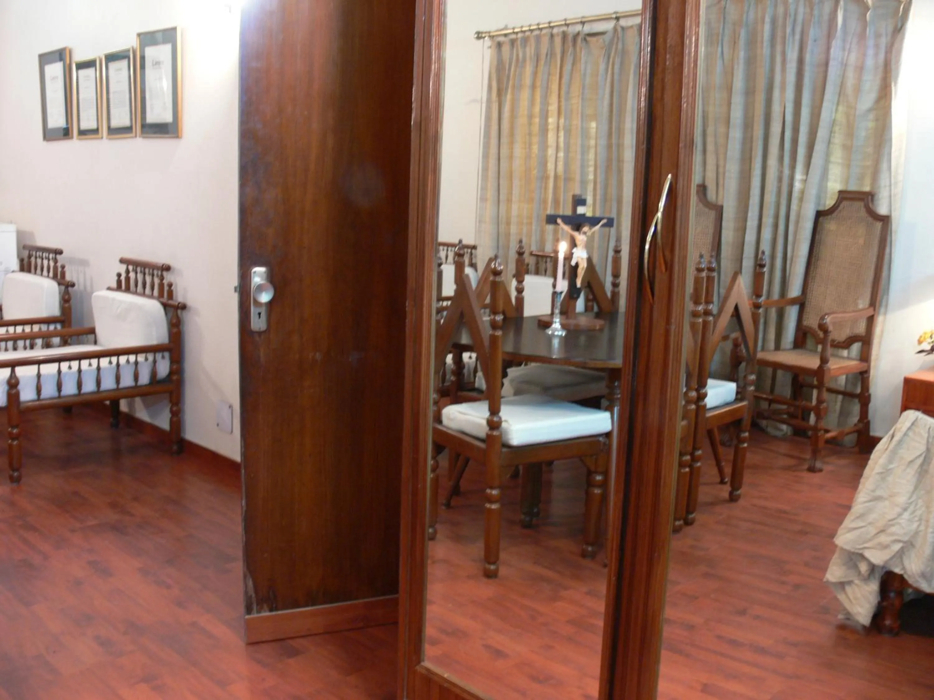 Petite Homestays