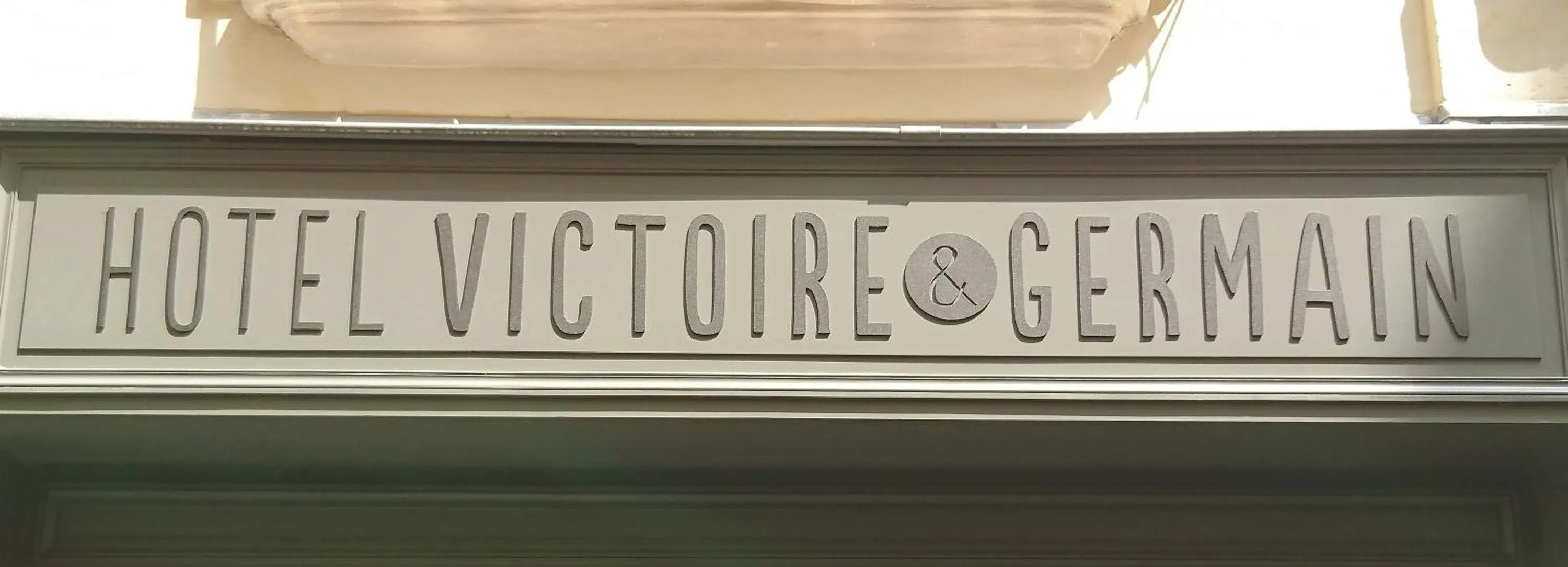 Facade/entrance in Victoire & Germain