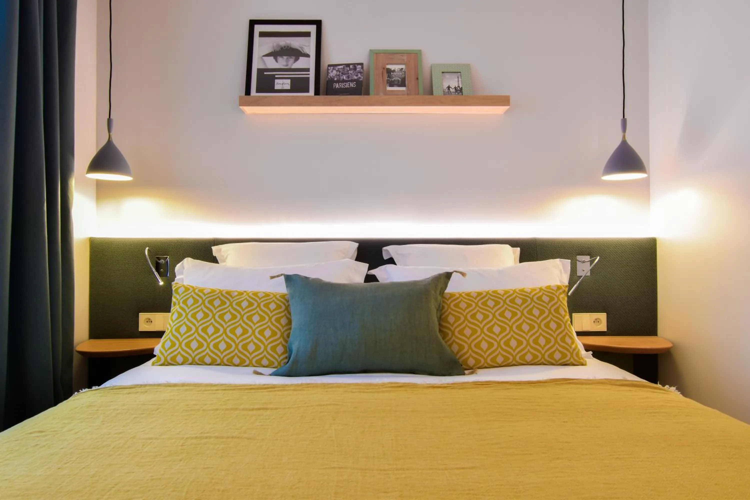 Bed in Victoire & Germain