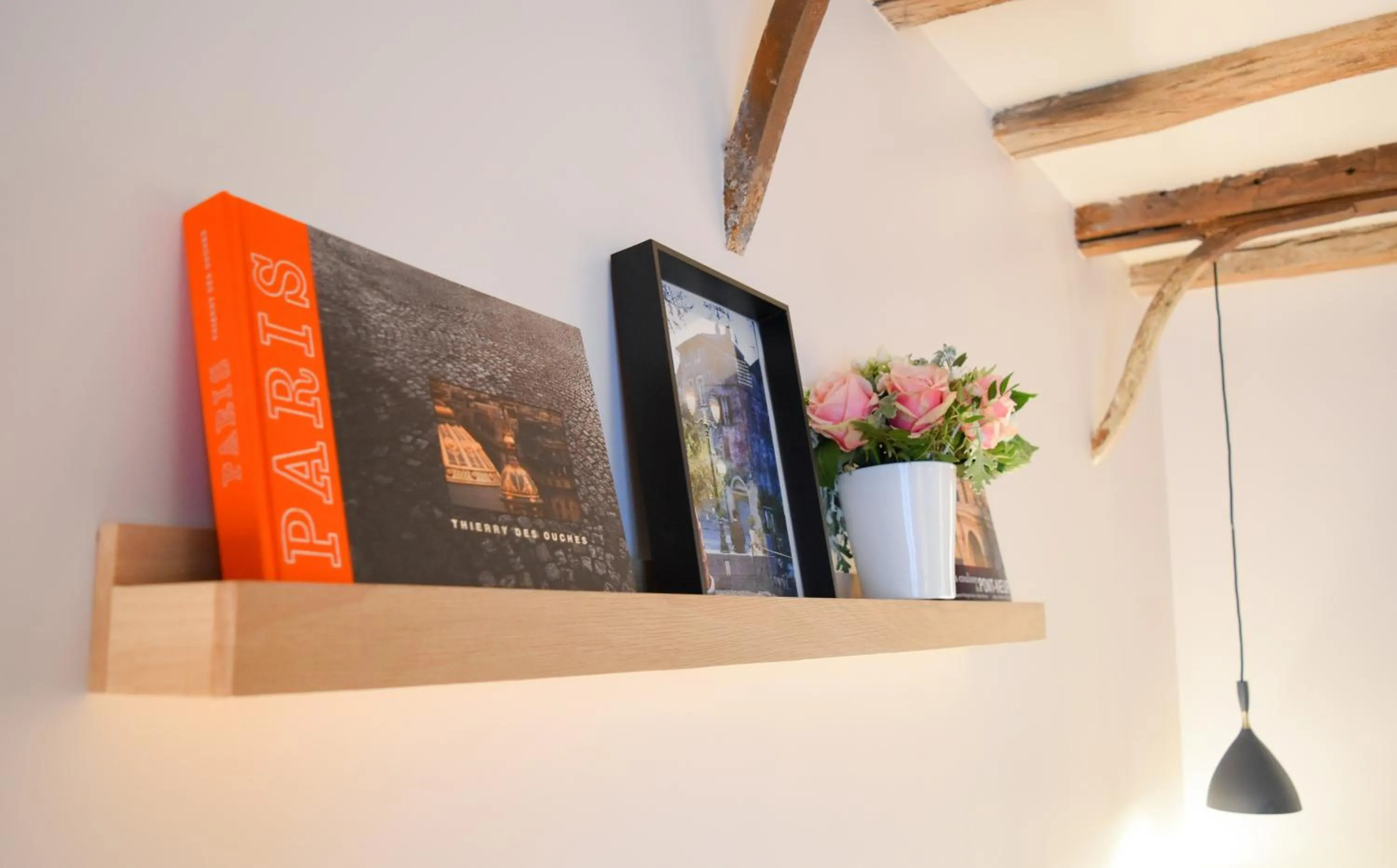 Decorative detail in Victoire & Germain