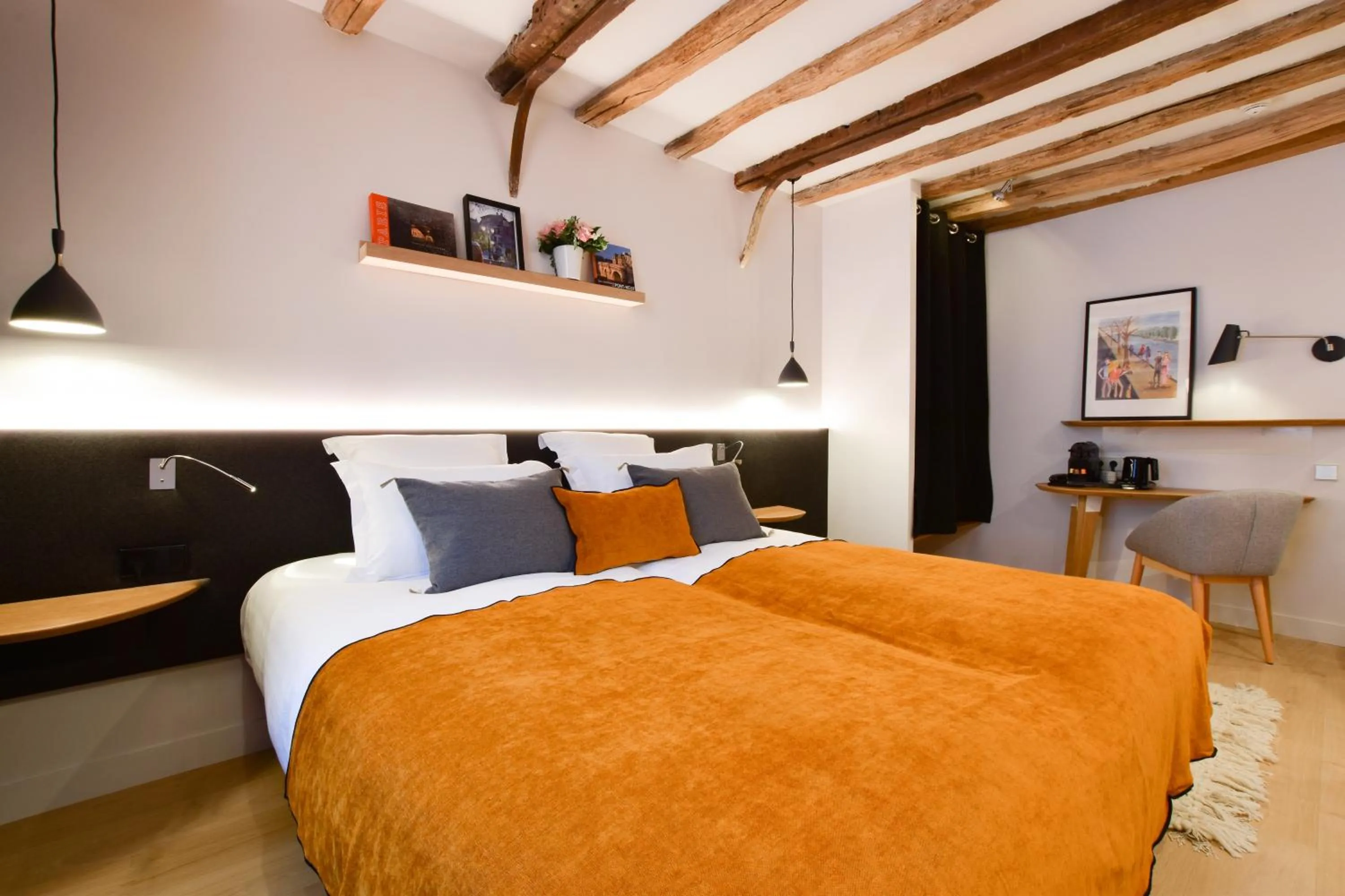 Bed in Victoire & Germain