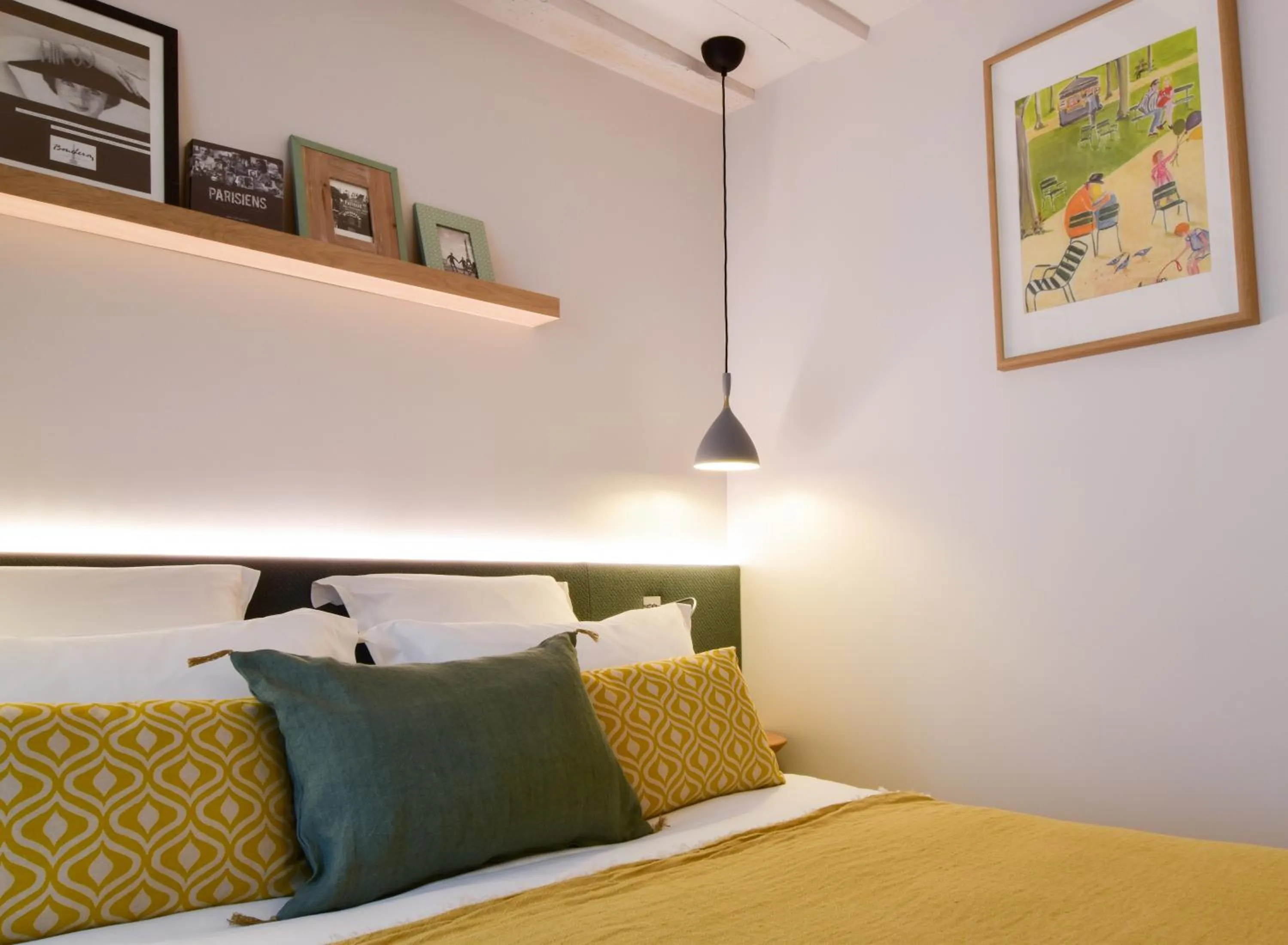 Bed in Victoire & Germain