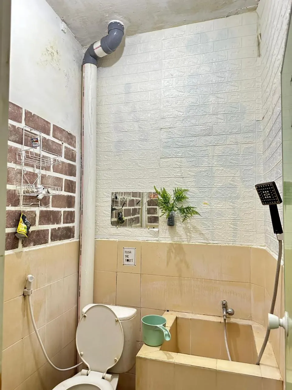 Toilet in Rumah Roso Homestay