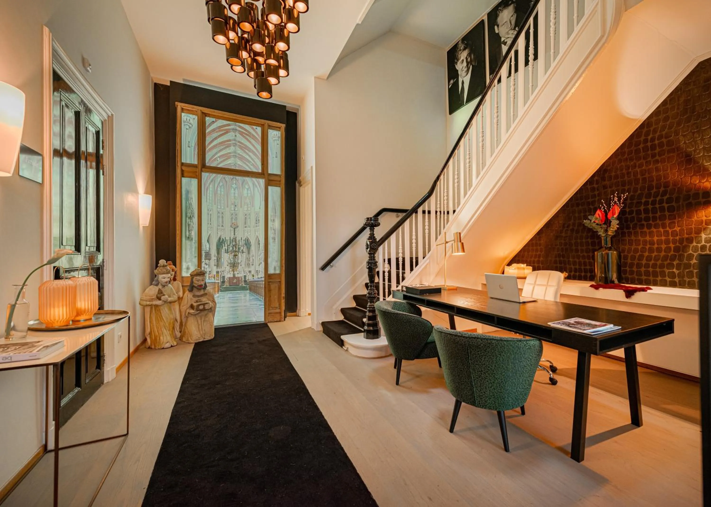 Lobby or reception in Bossche Suites Stationsweg