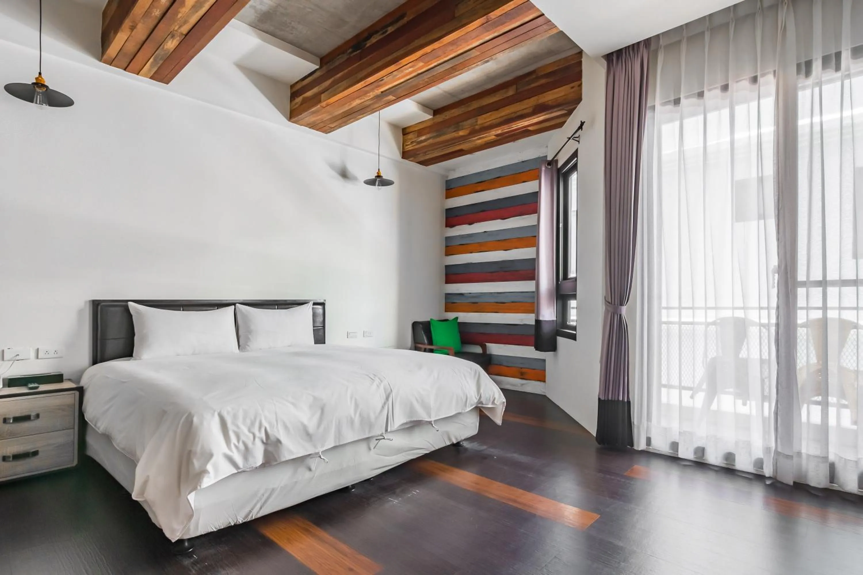 Decorative detail, Bed in Treasury Hotel 301