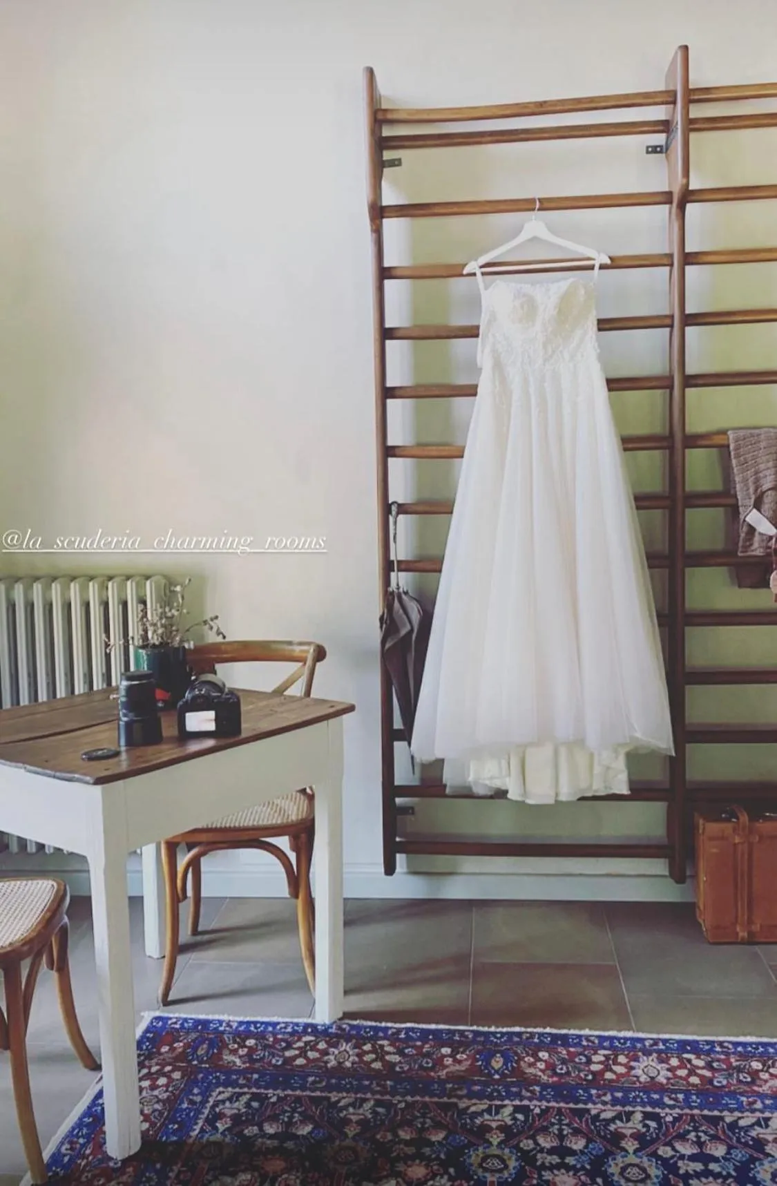 Communal lounge/ TV room in La Scuderia Charming Rooms b&b